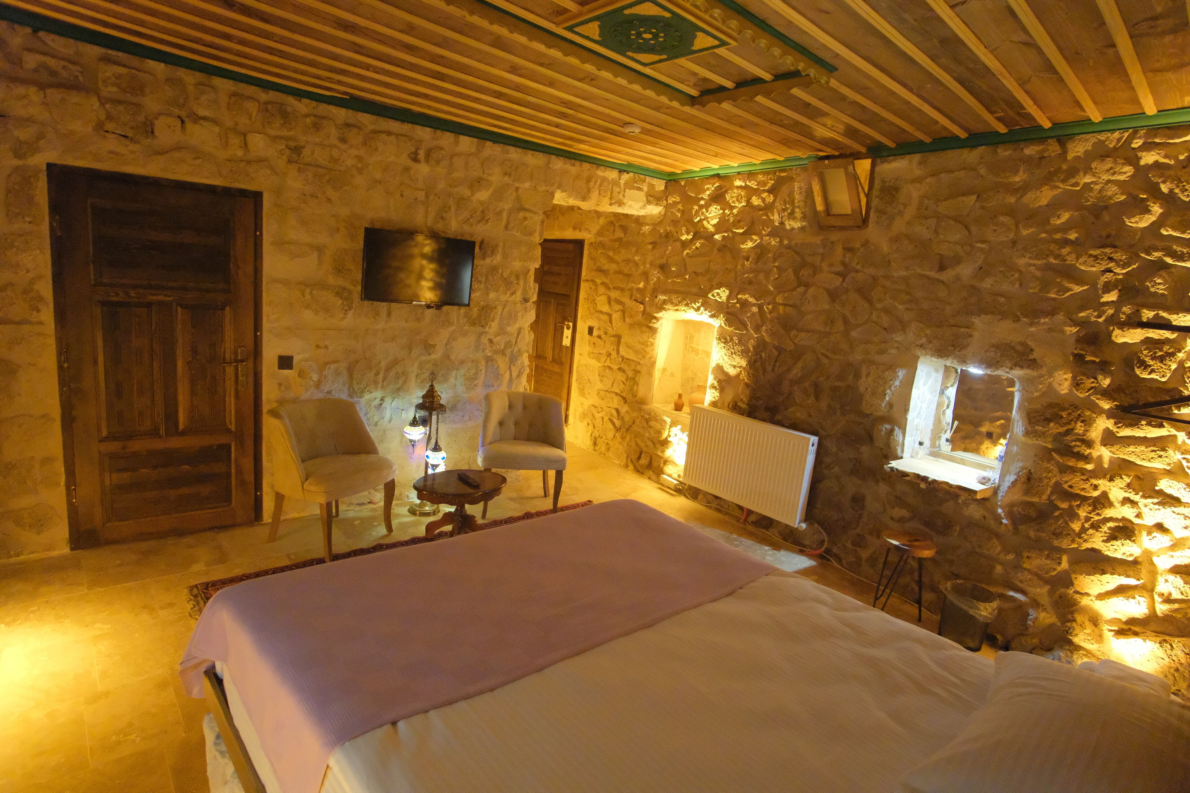 Euphoria Cave House
