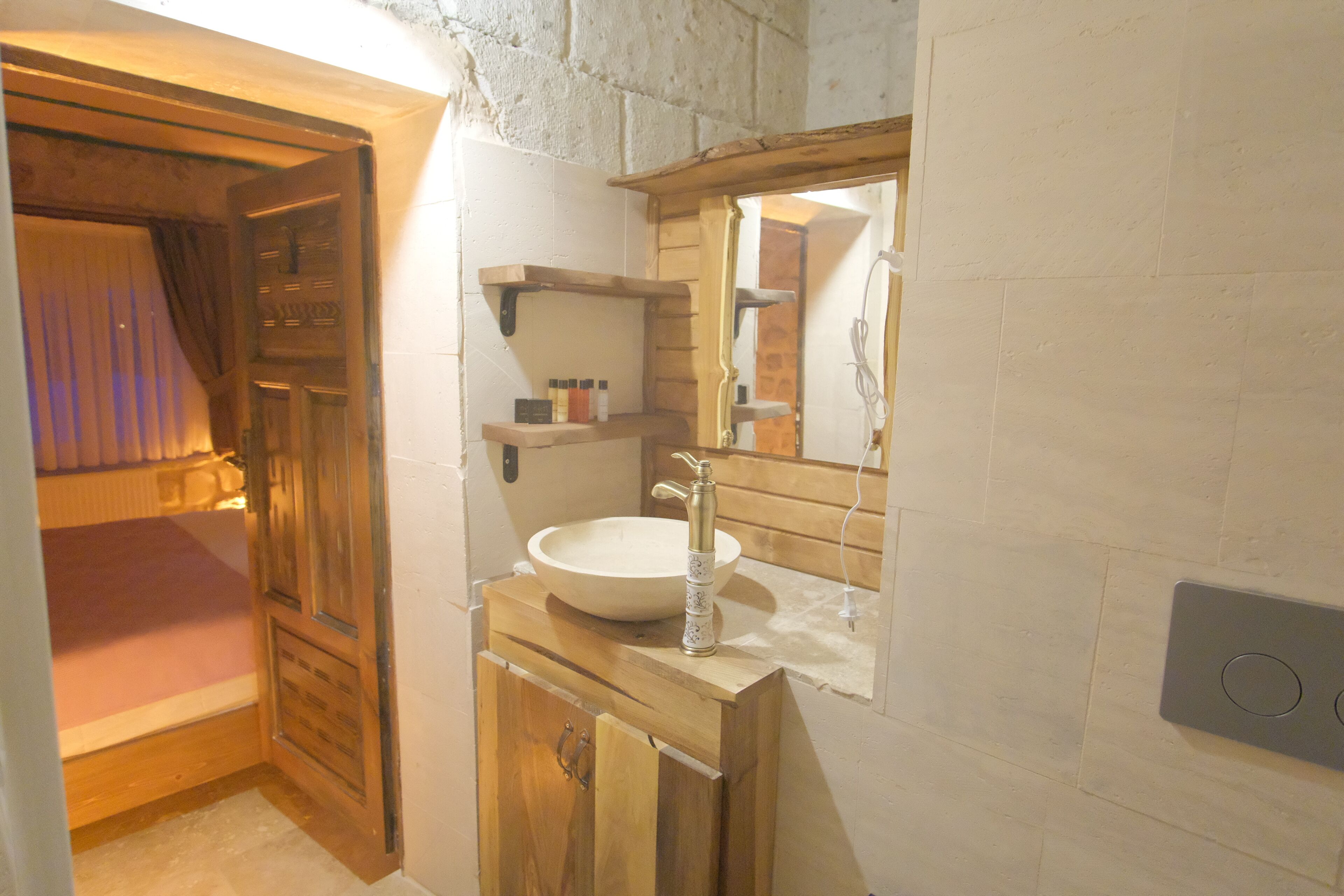 Euphoria Cave House