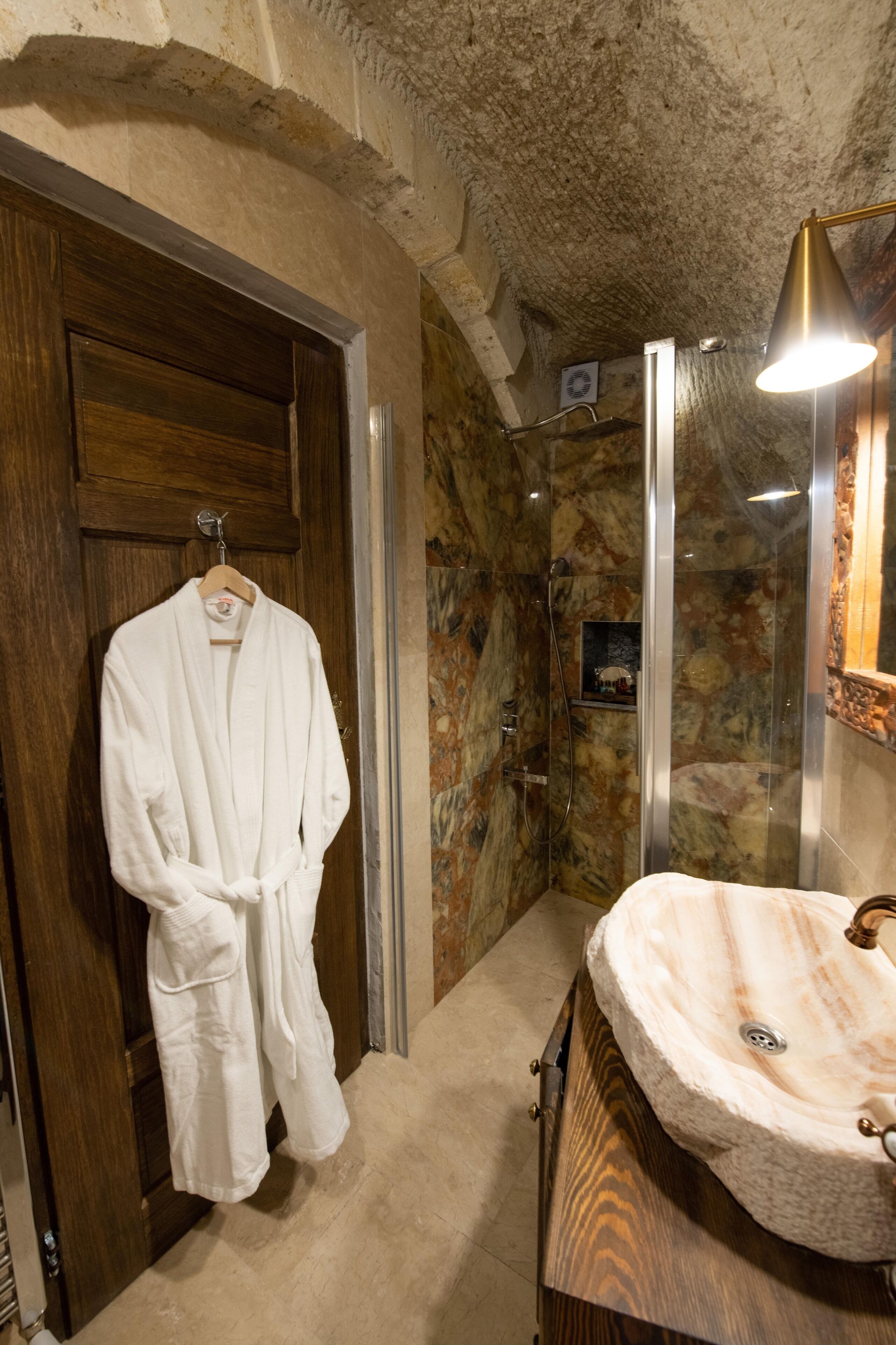Foremanson Cave Hotel