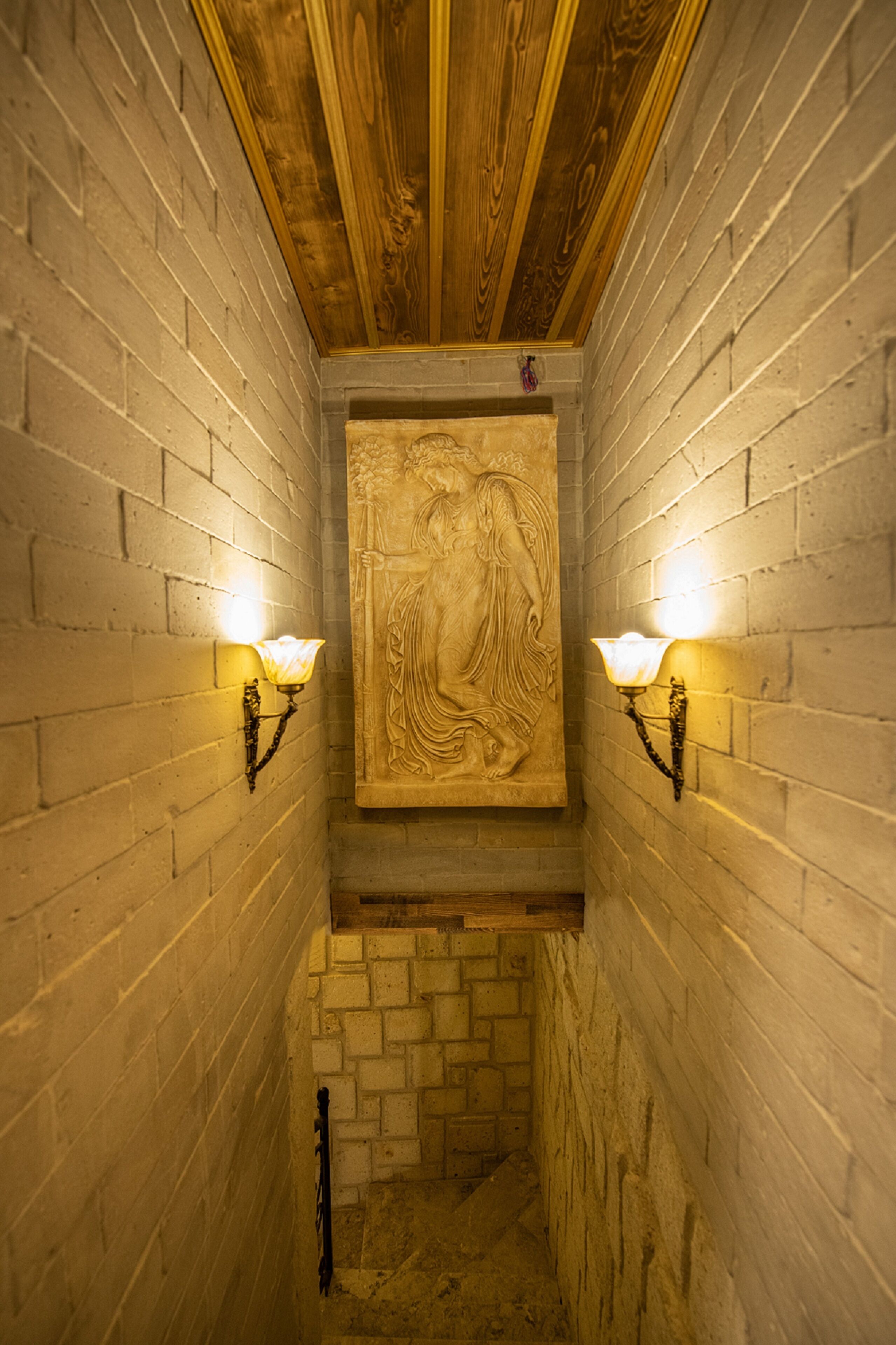 Foremanson Cave Hotel