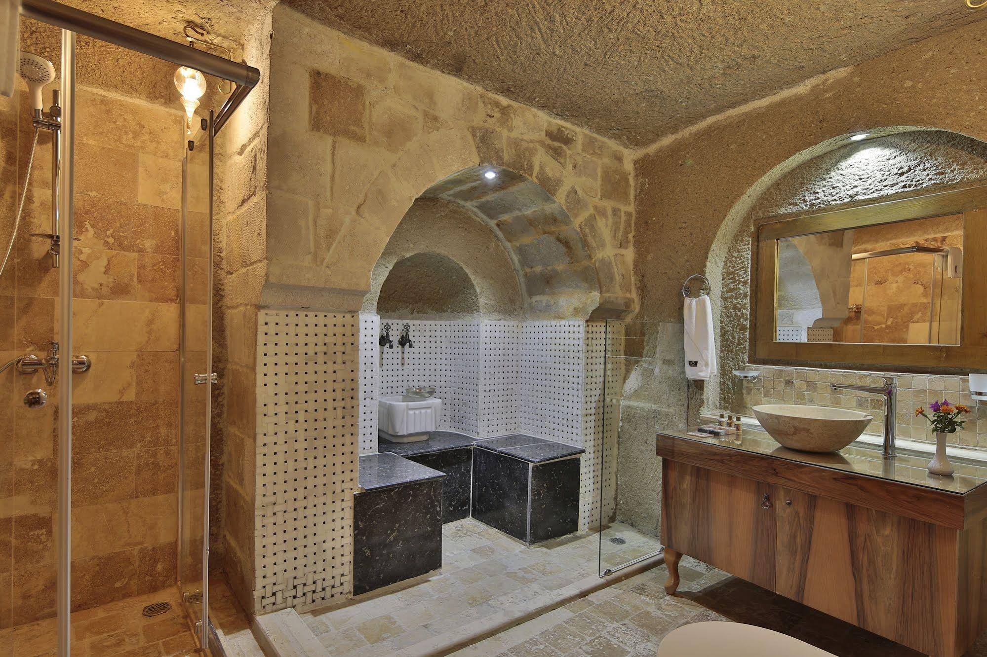Jacob's Cave Suites