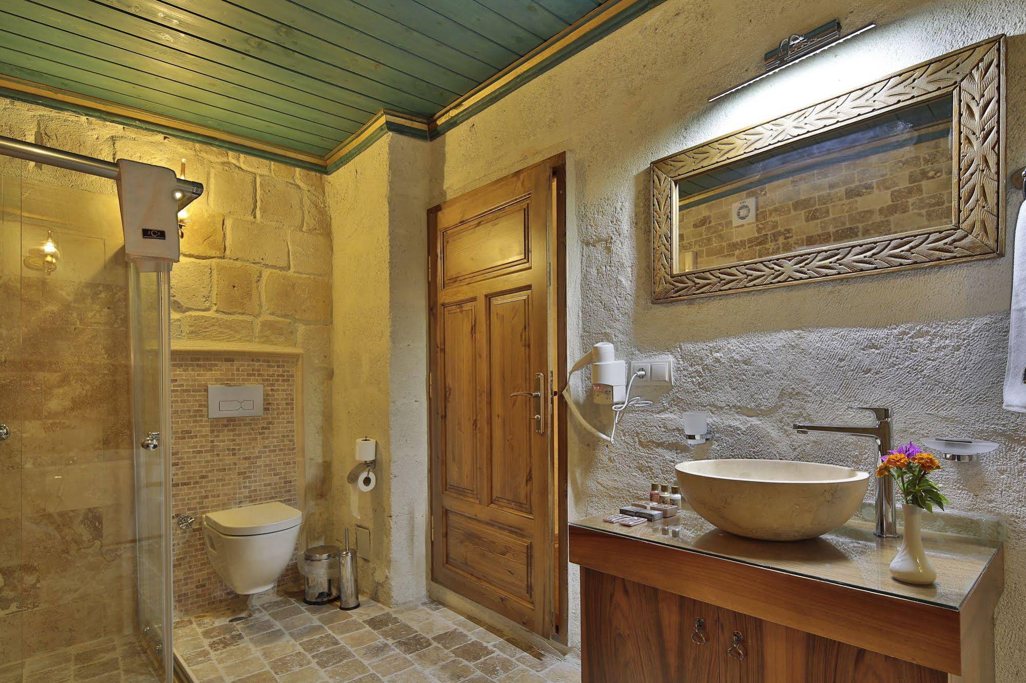 Jacob's Cave Suites
