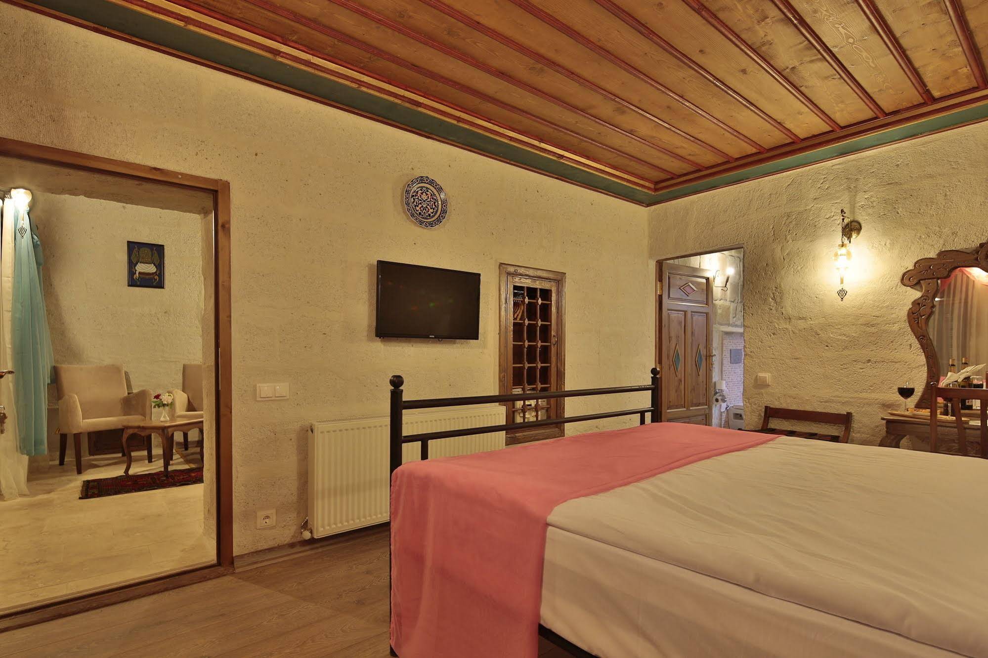 Jacob's Cave Suites