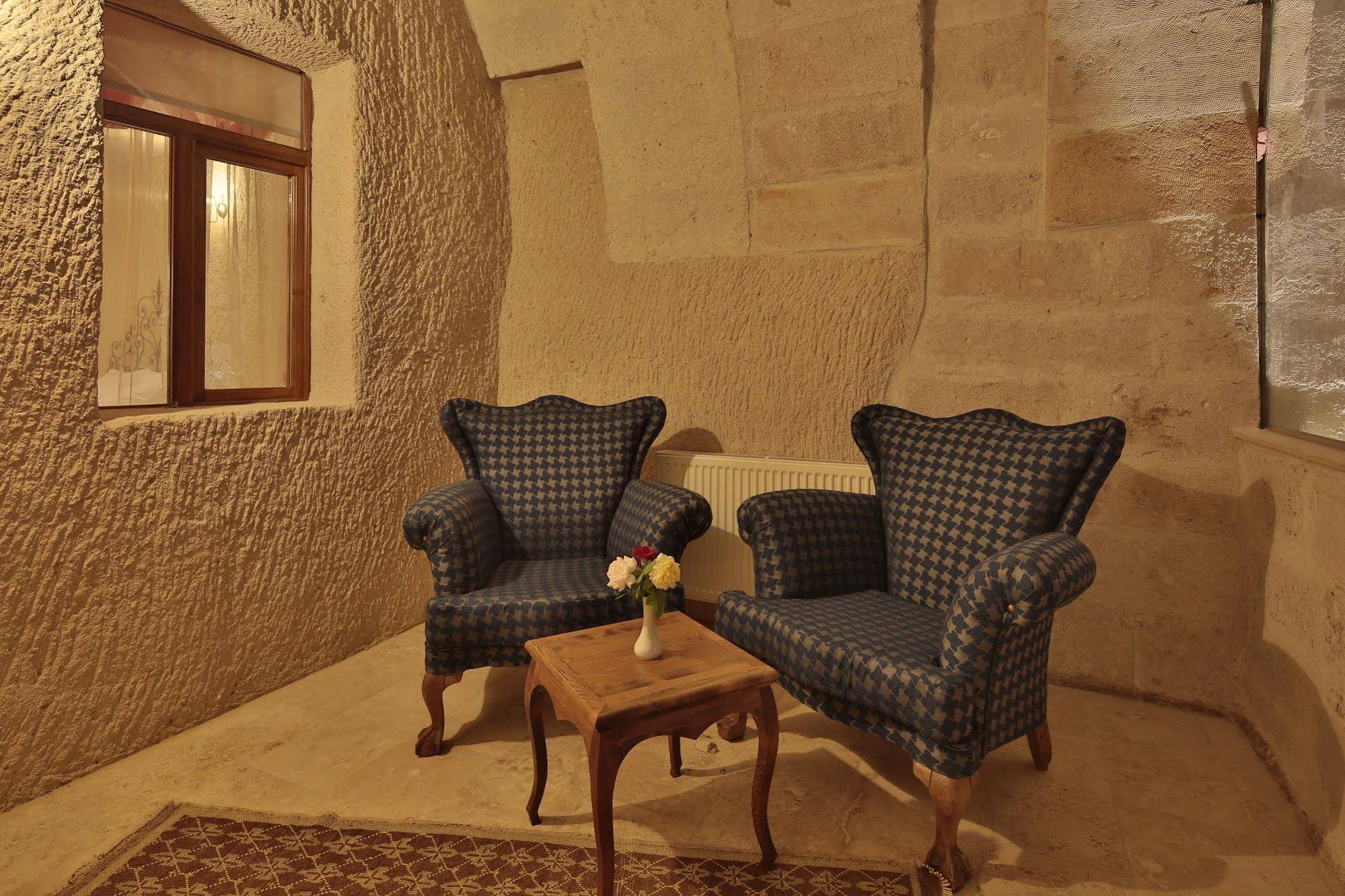 Jacob's Cave Suites