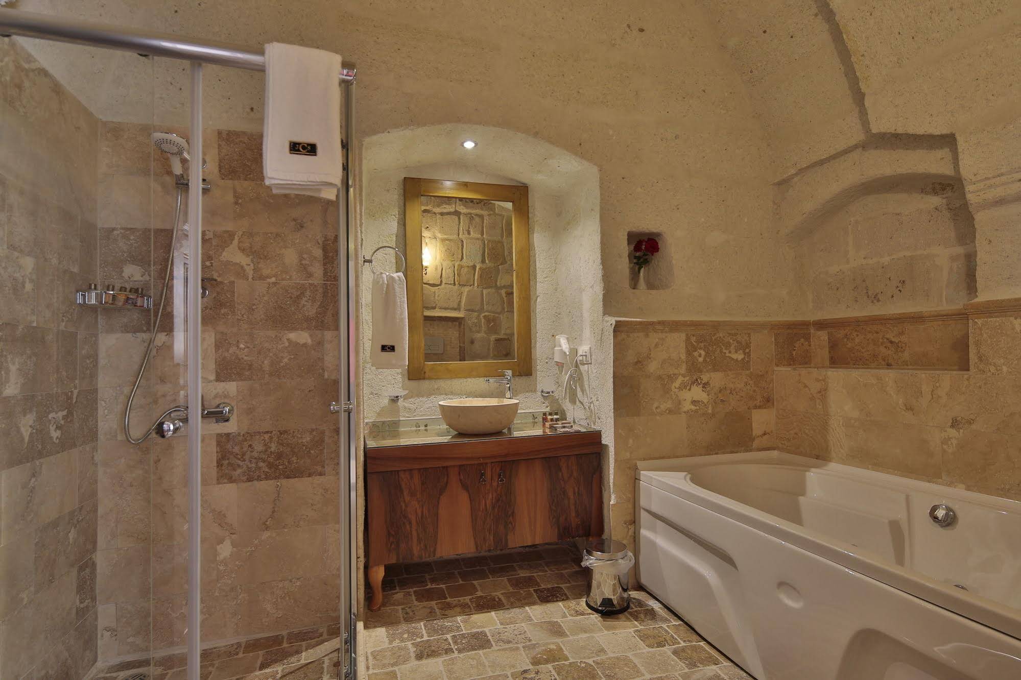 Jacob's Cave Suites