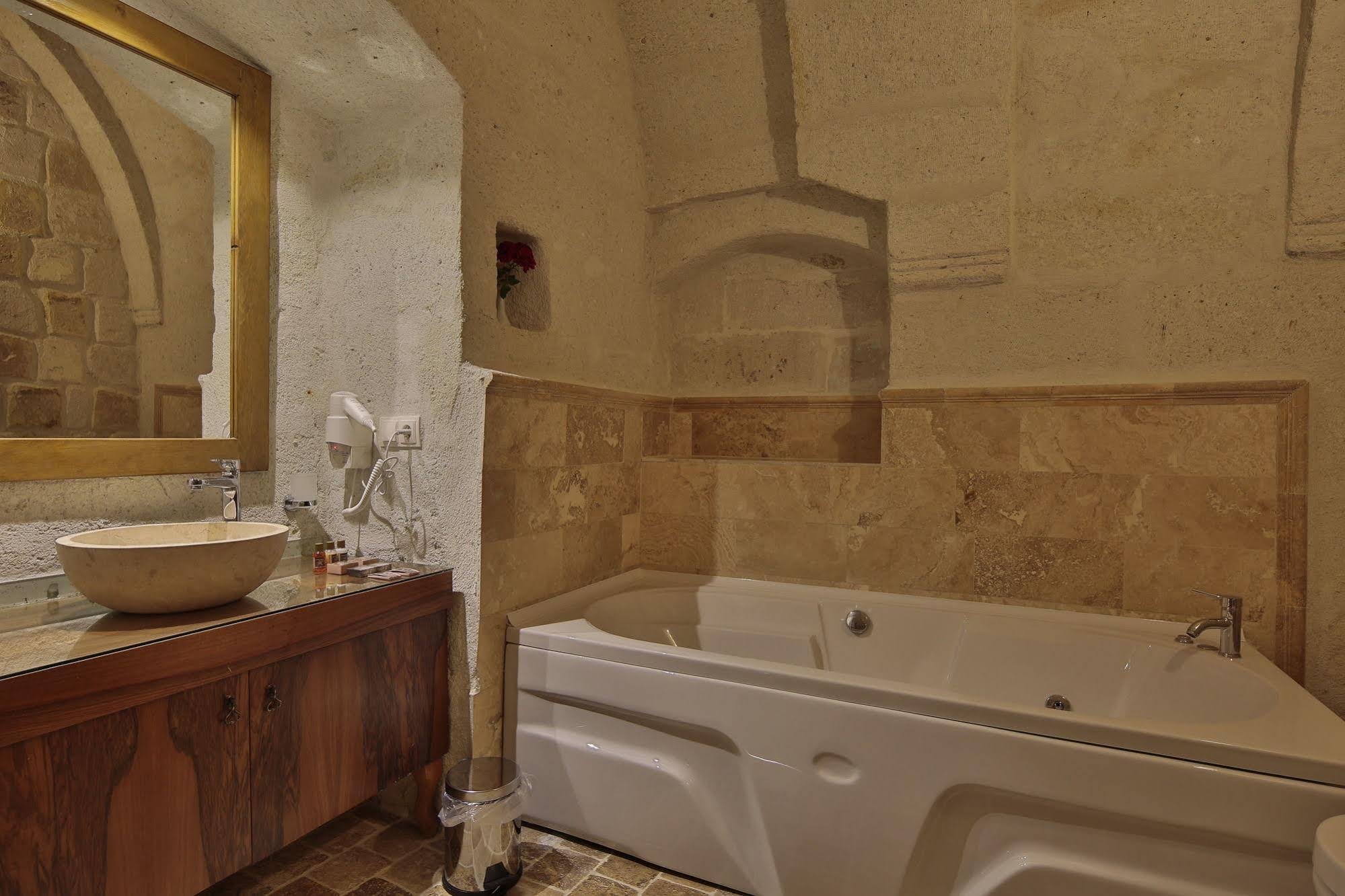 Jacob's Cave Suites