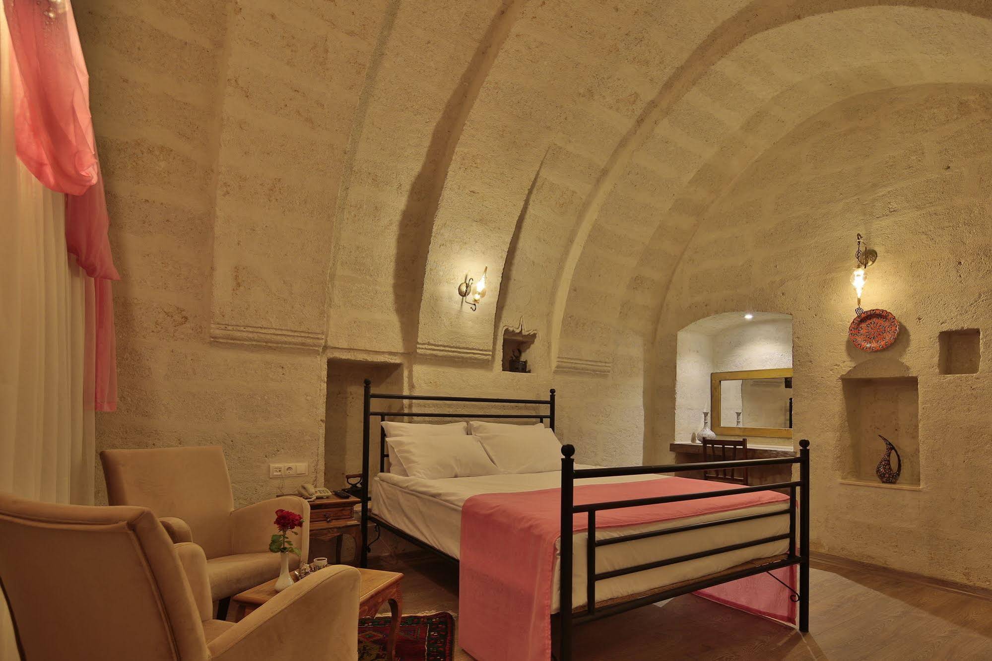 Jacob's Cave Suites