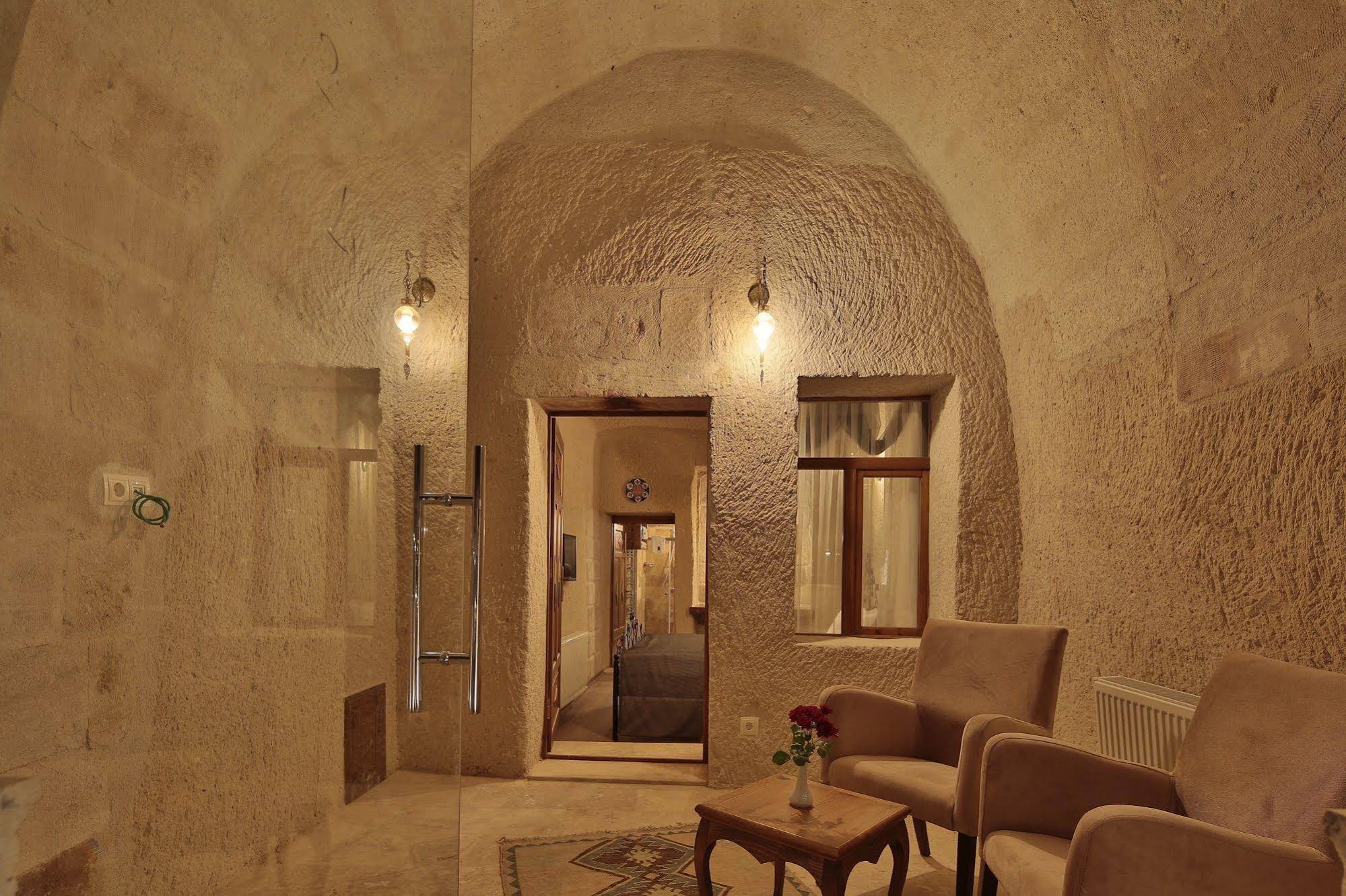 Jacob's Cave Suites