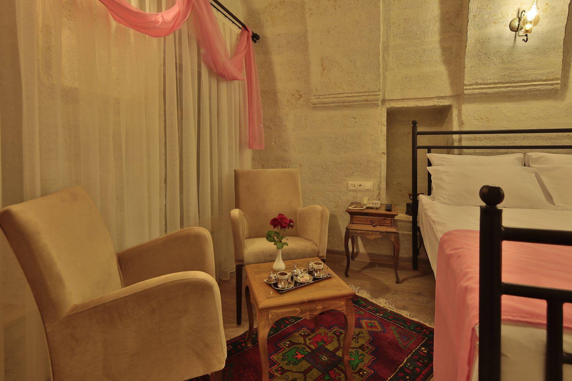 Jacob's Cave Suites