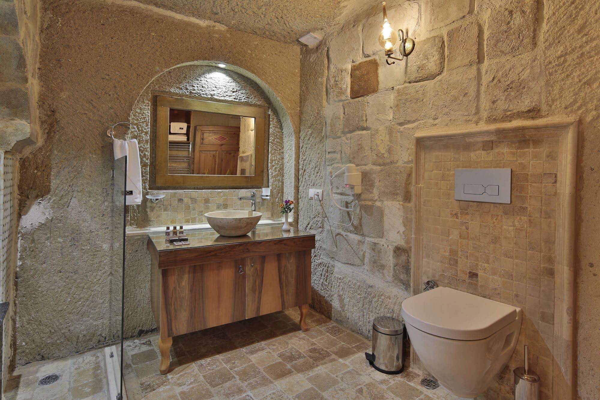 Jacob's Cave Suites