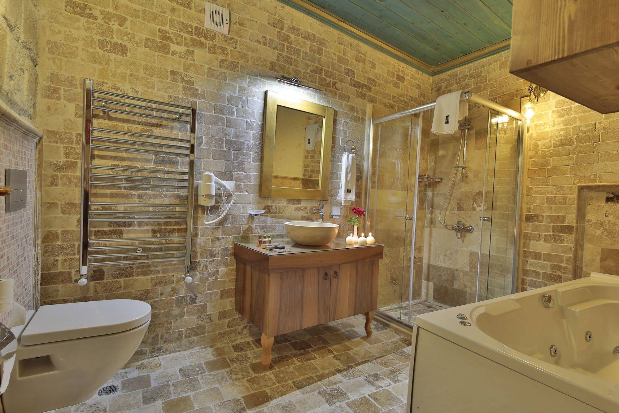 Jacob's Cave Suites