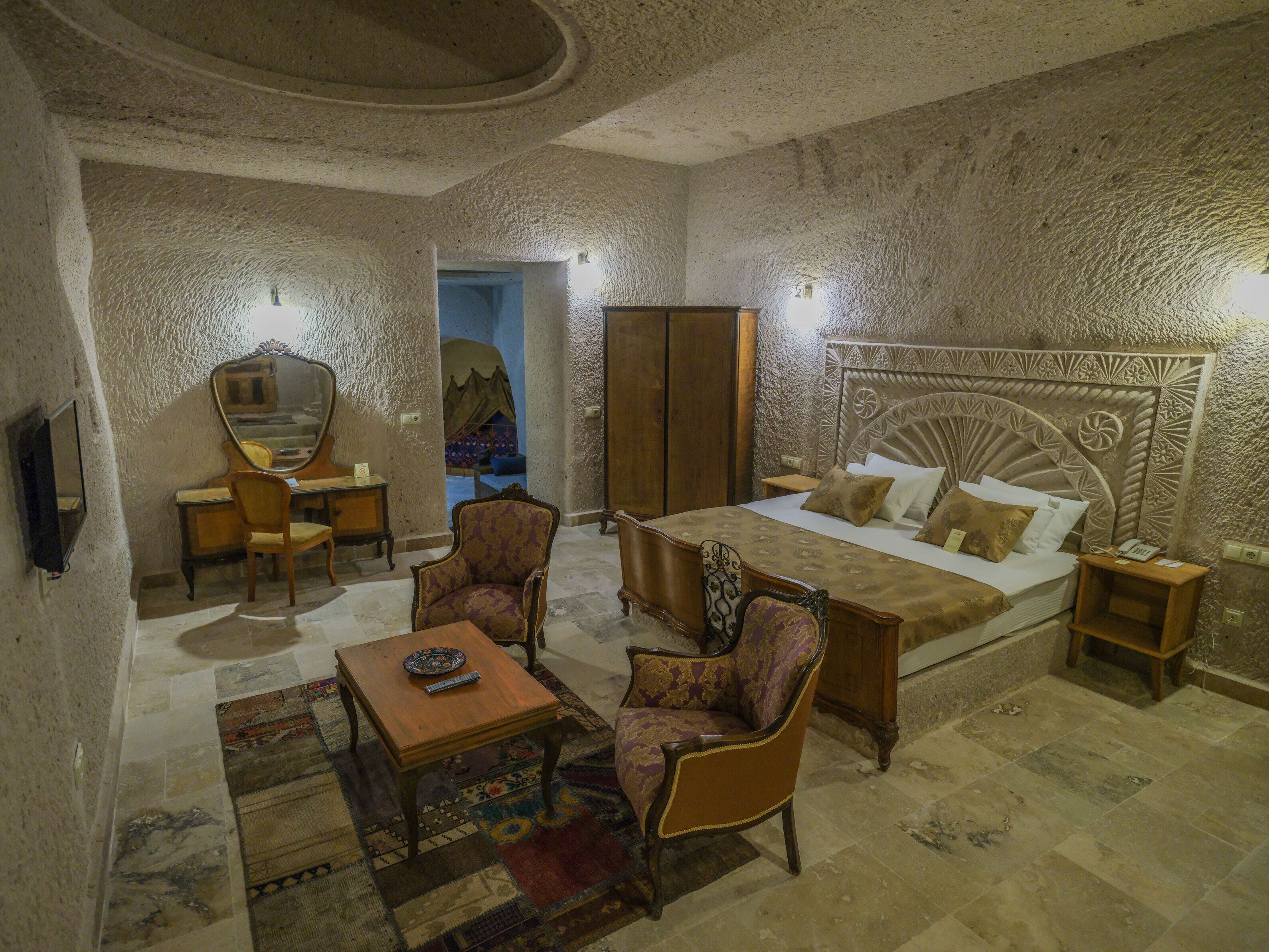 Kalsedon Cave Suites