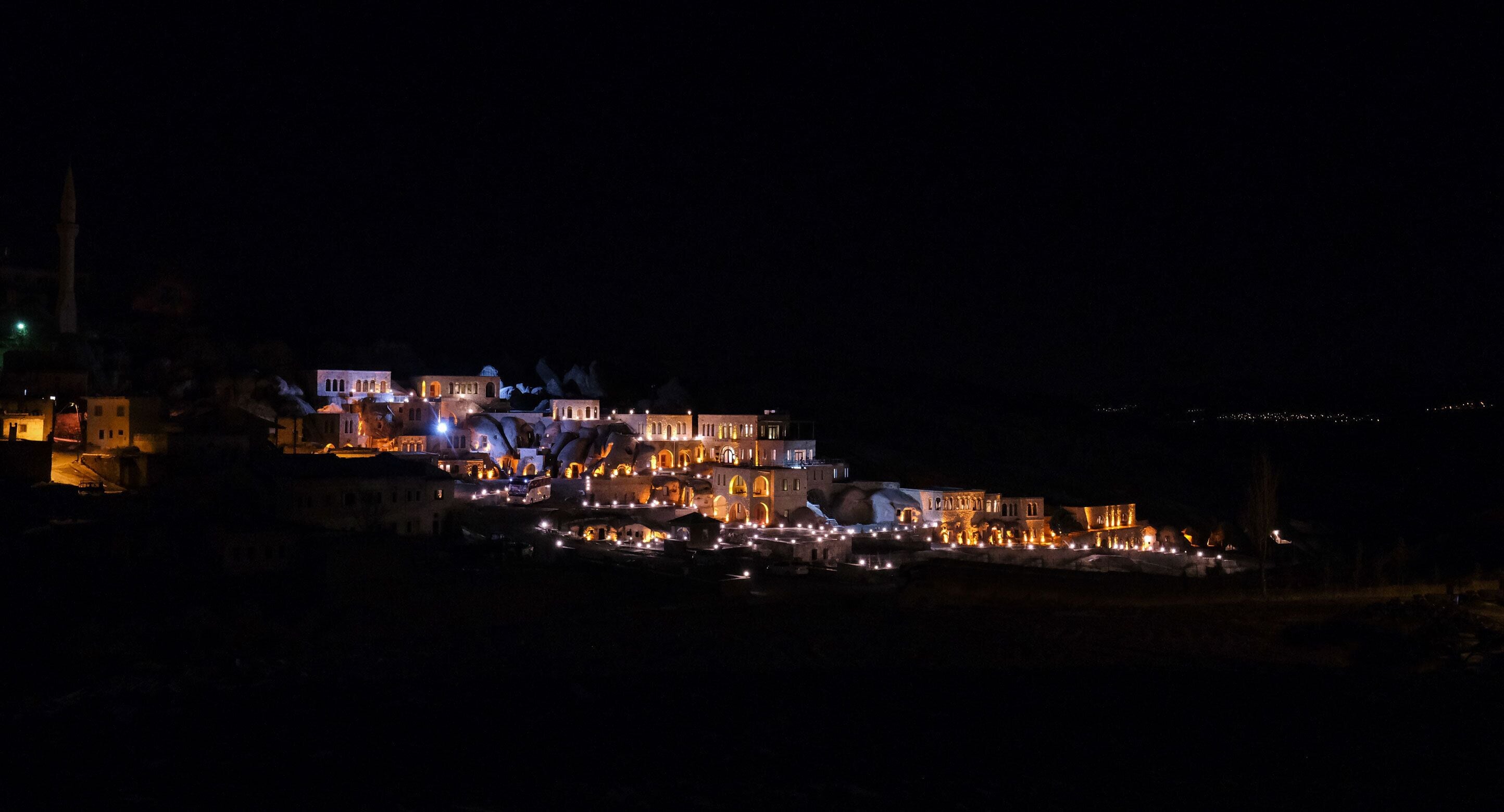 Kalsedon Cave Suites
