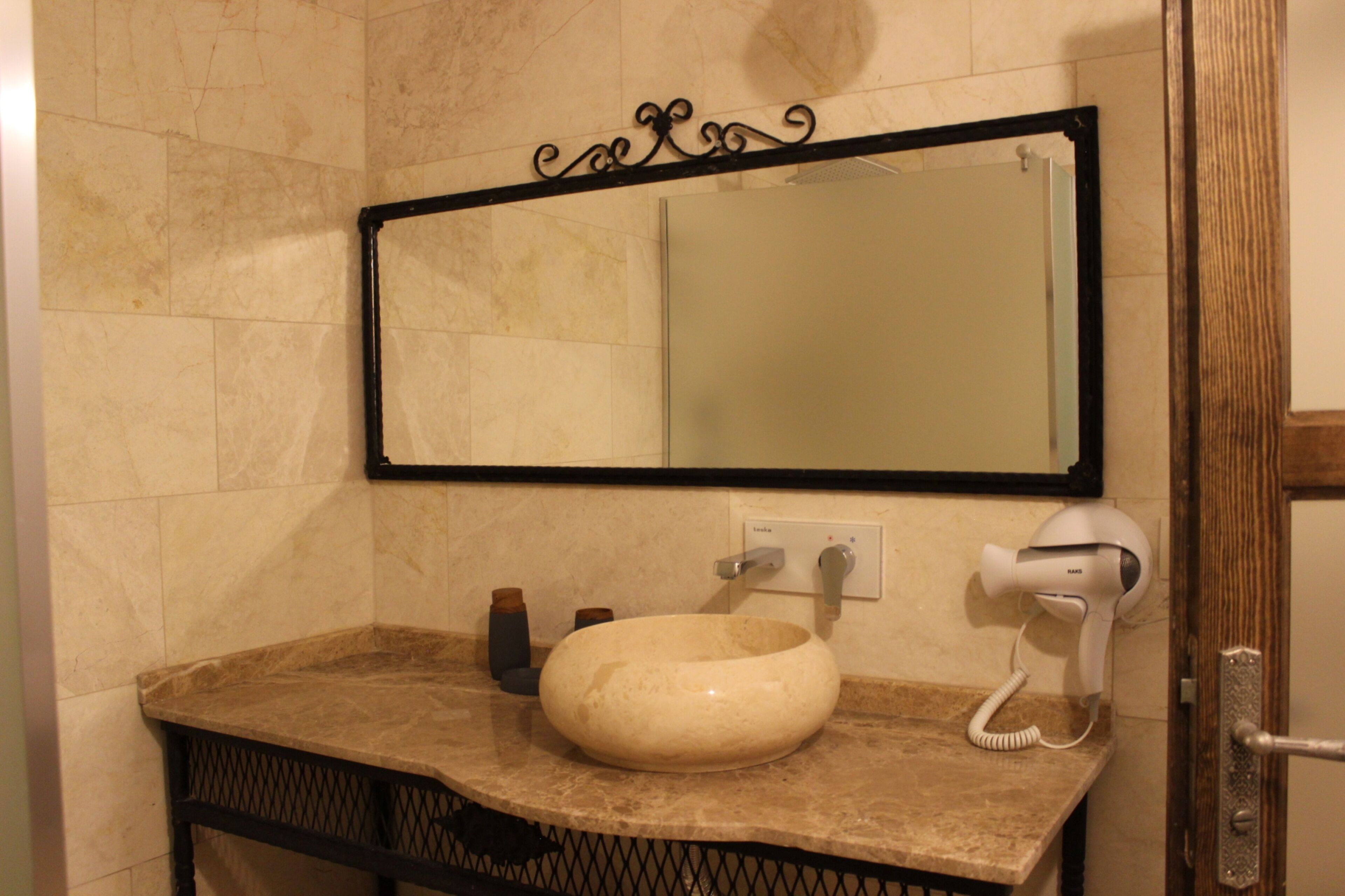 Kayra cave suites