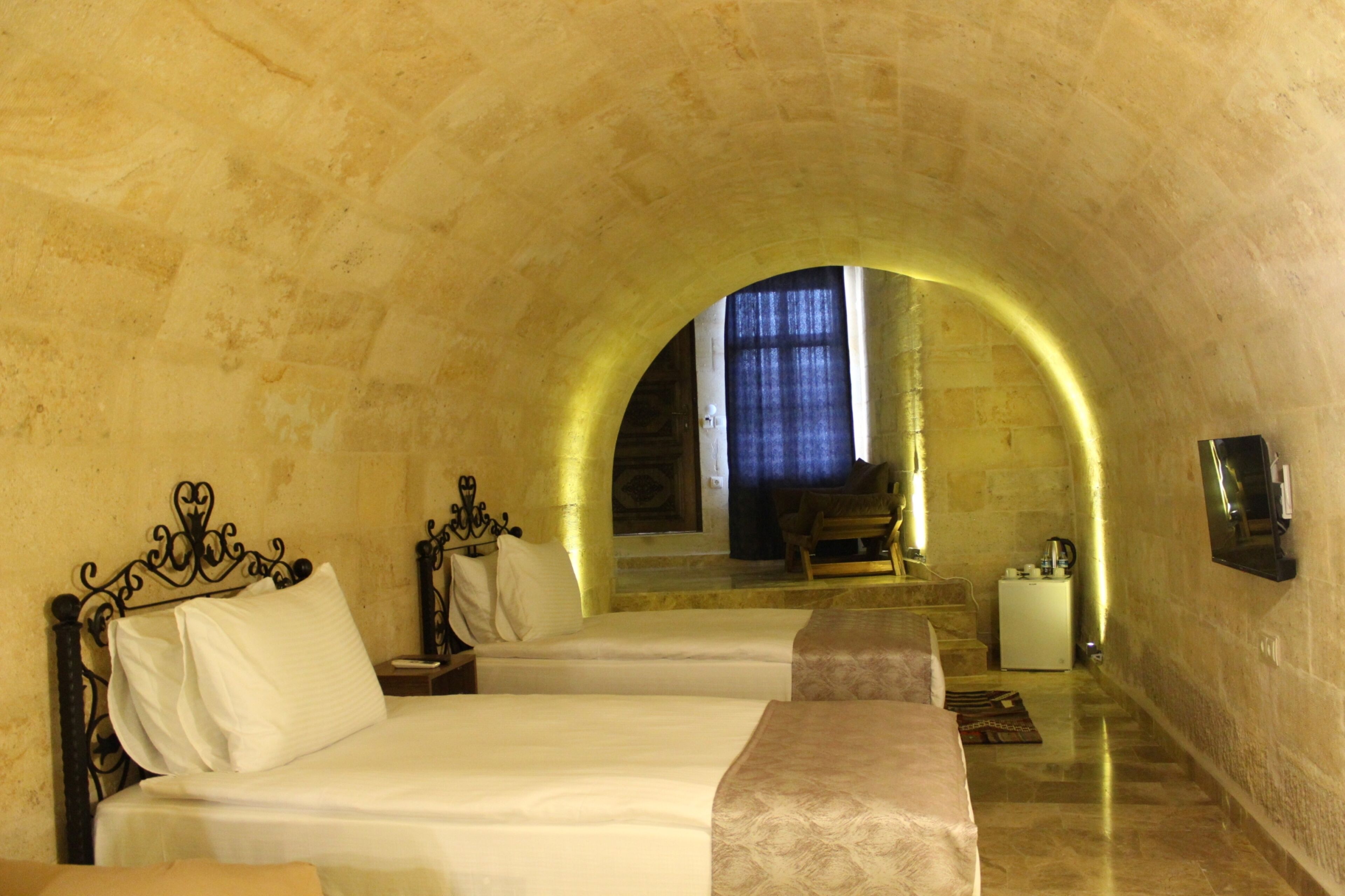 Kayra cave suites