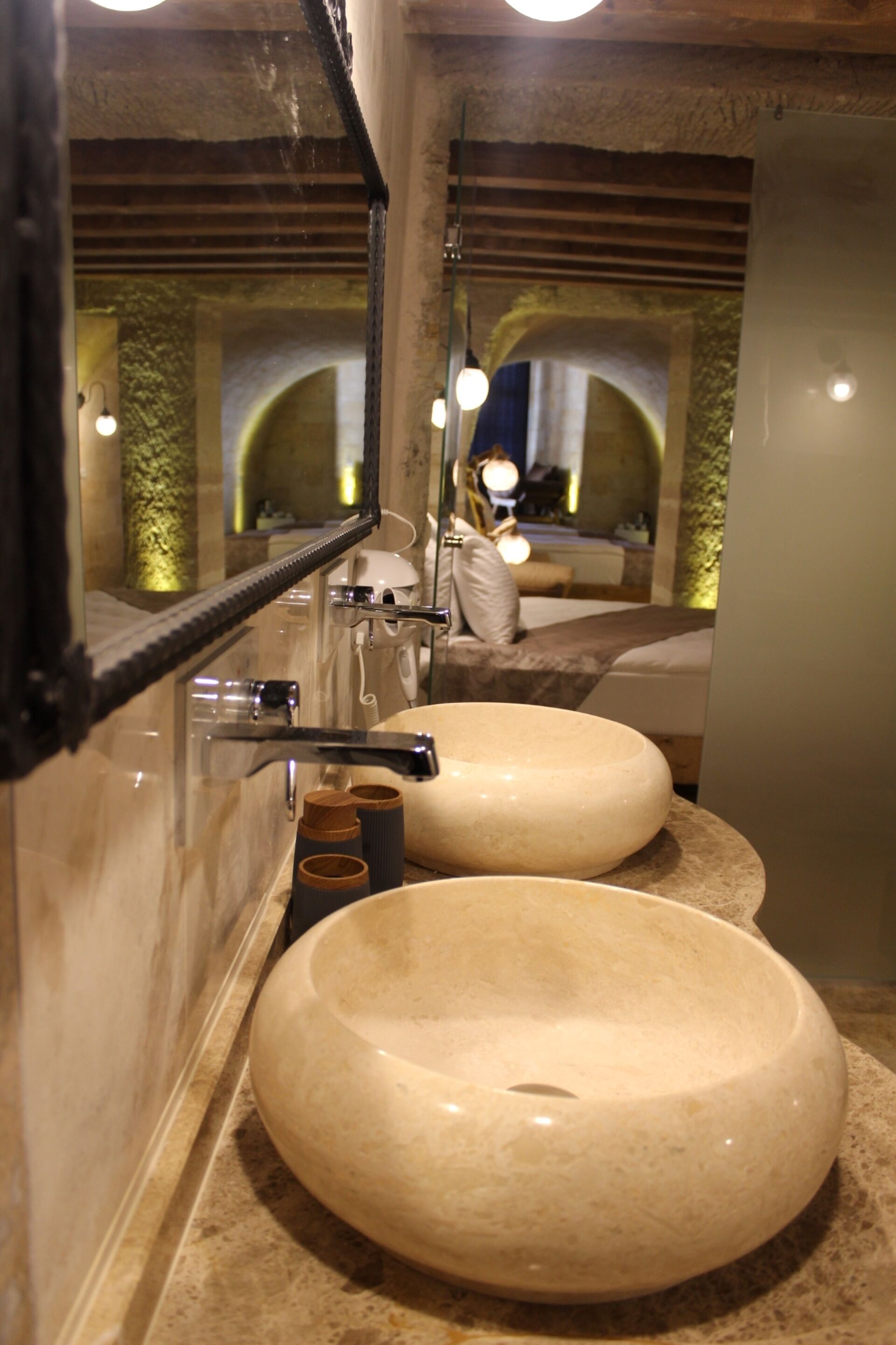 Kayra cave suites