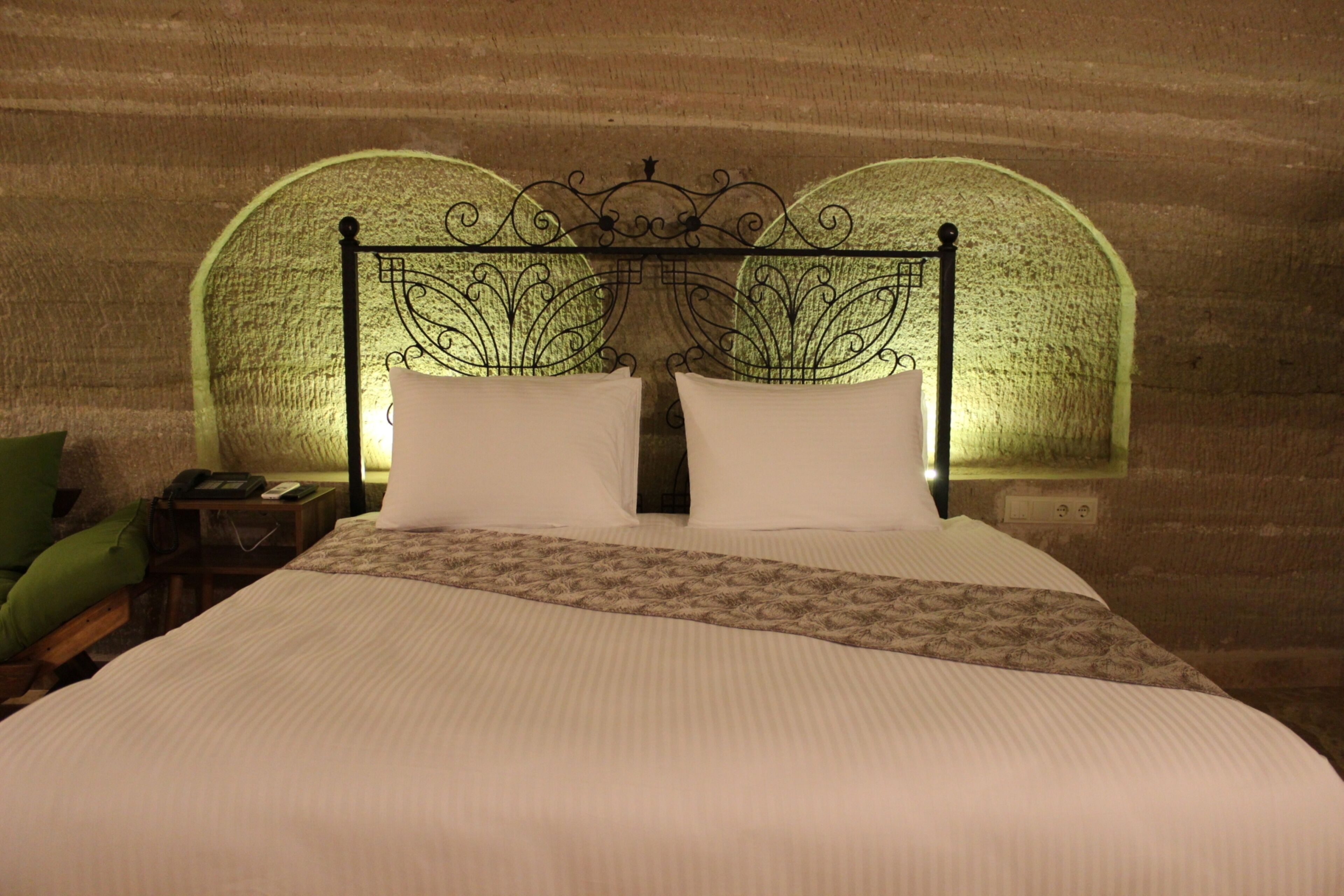 Kayra cave suites