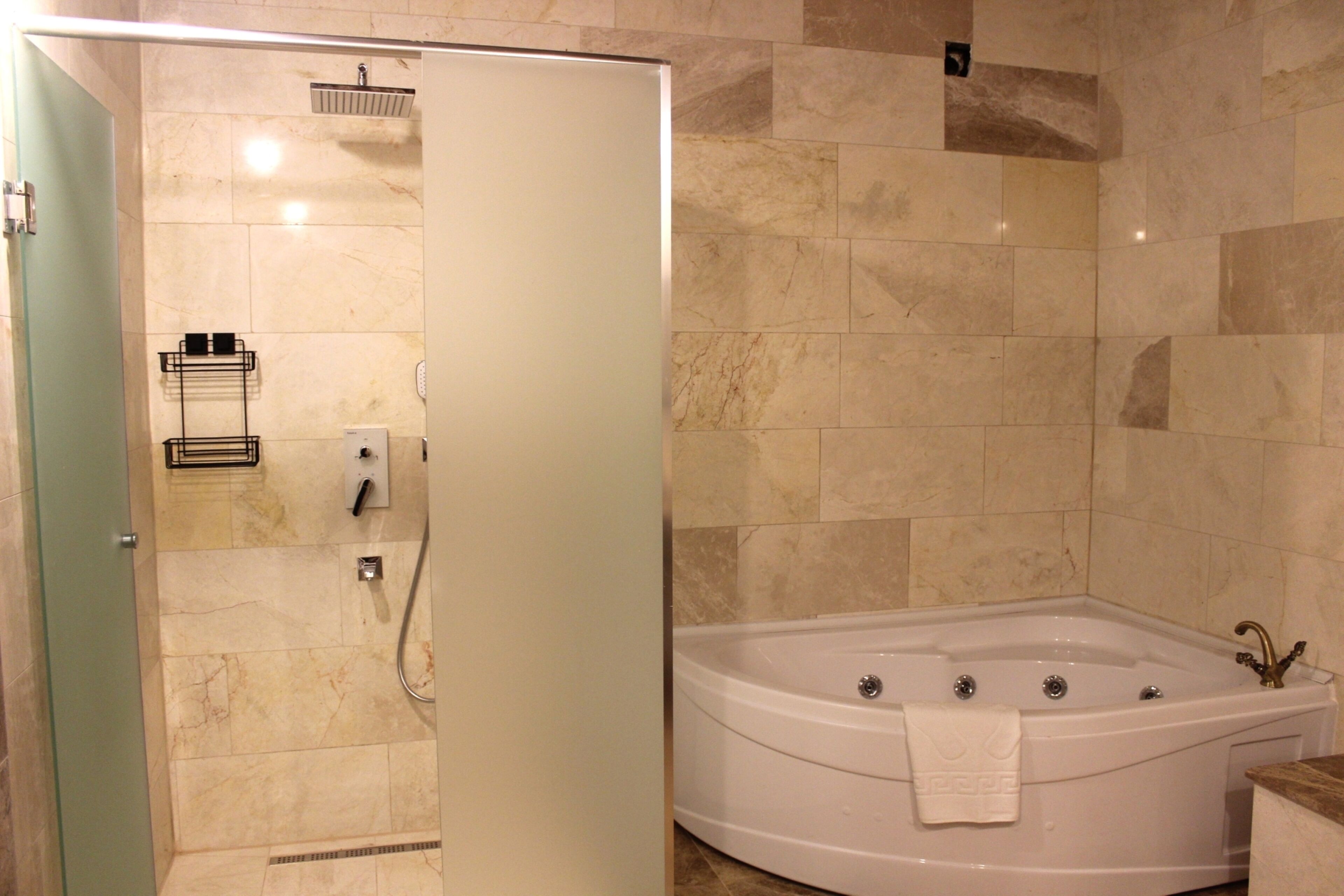 Kayra cave suites