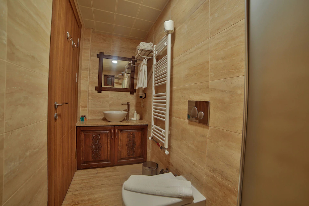 Milat Cave Hotel