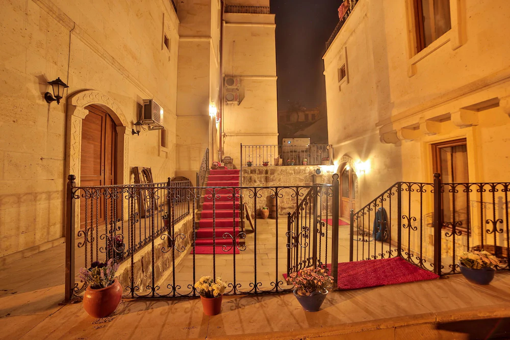 Milat Cave Hotel