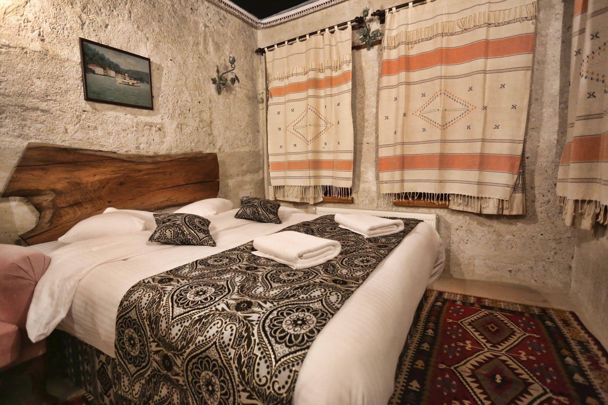 Nar Cave House