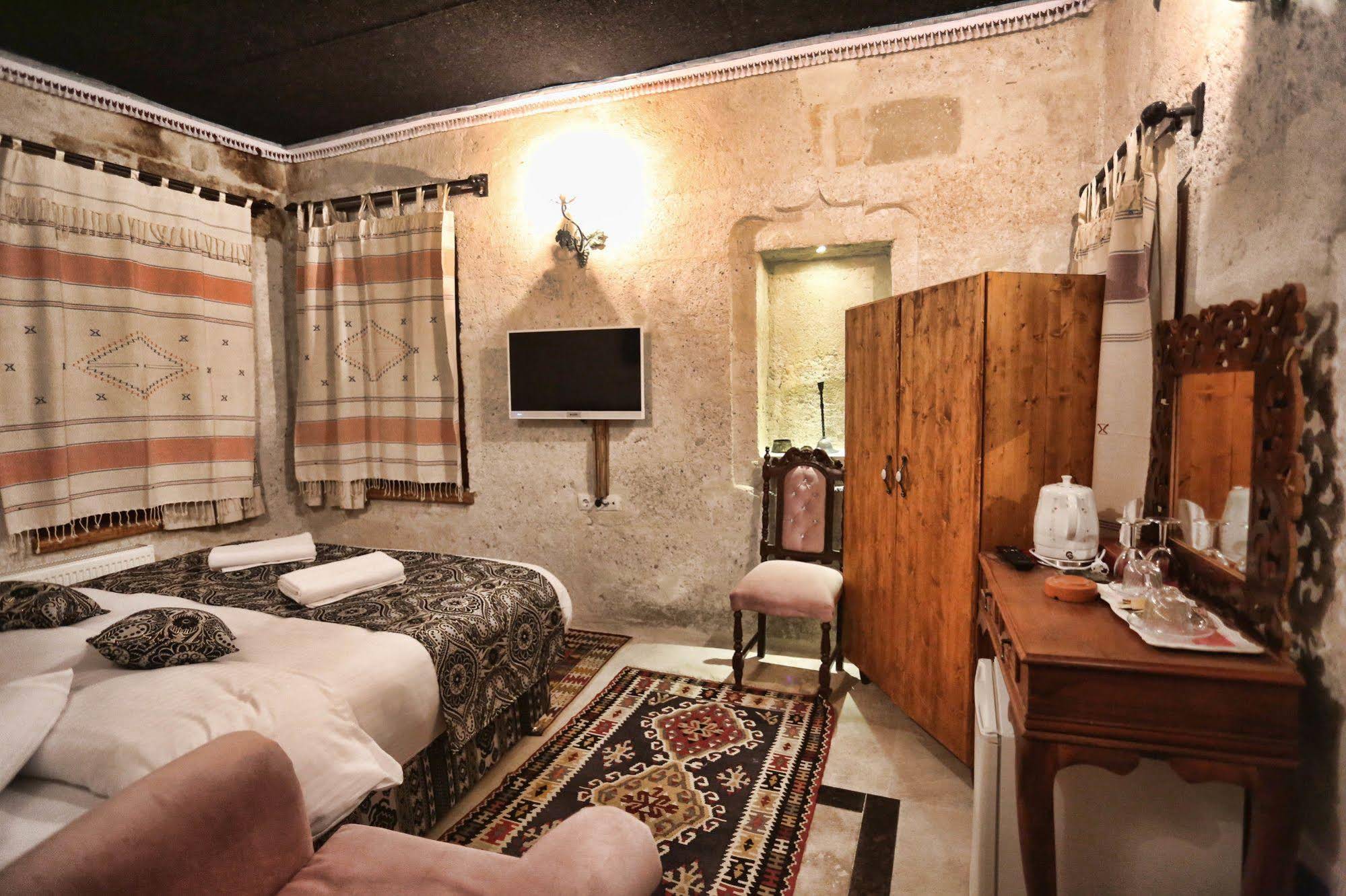 Nar Cave House