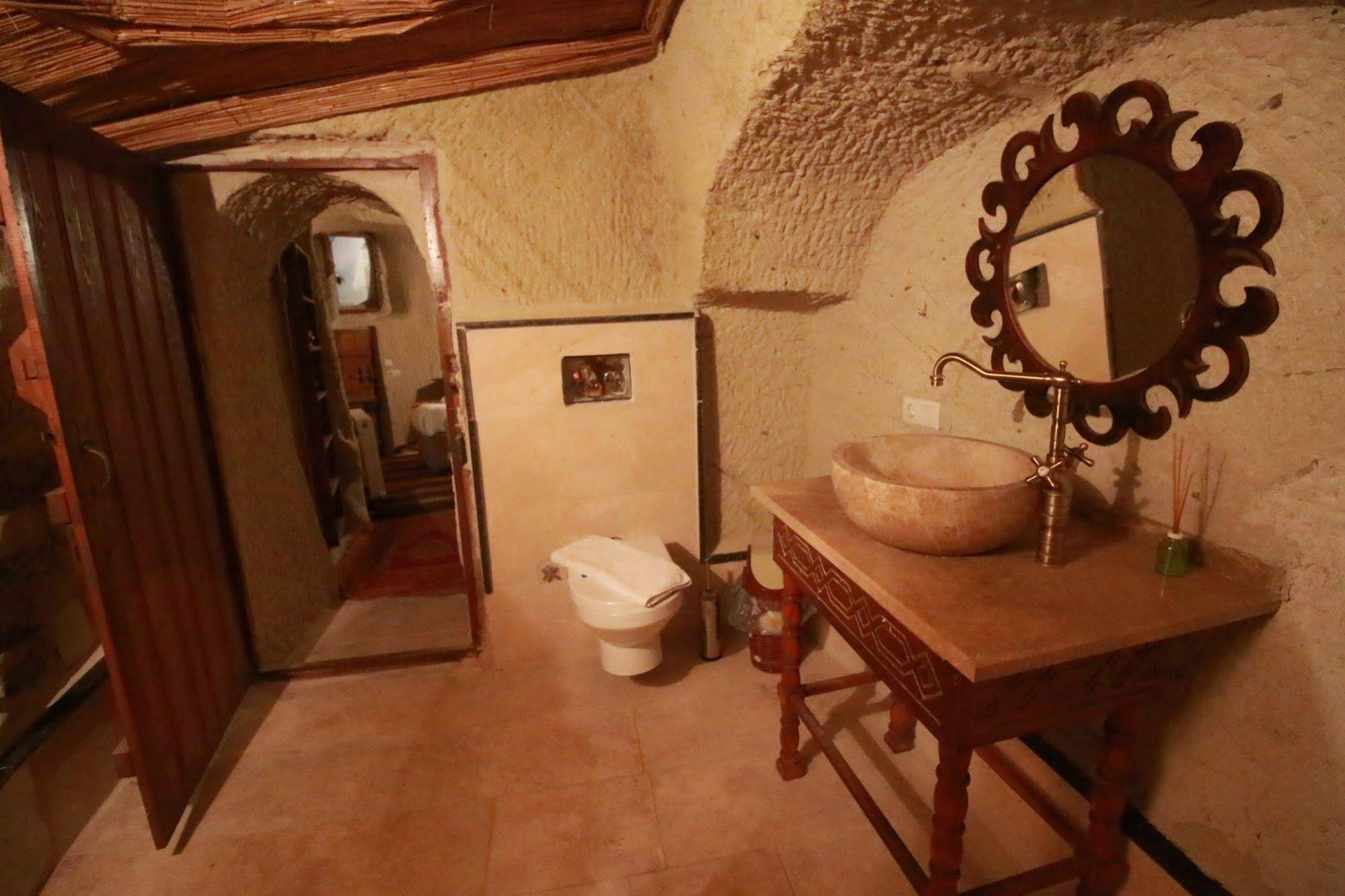 Nar Cave House