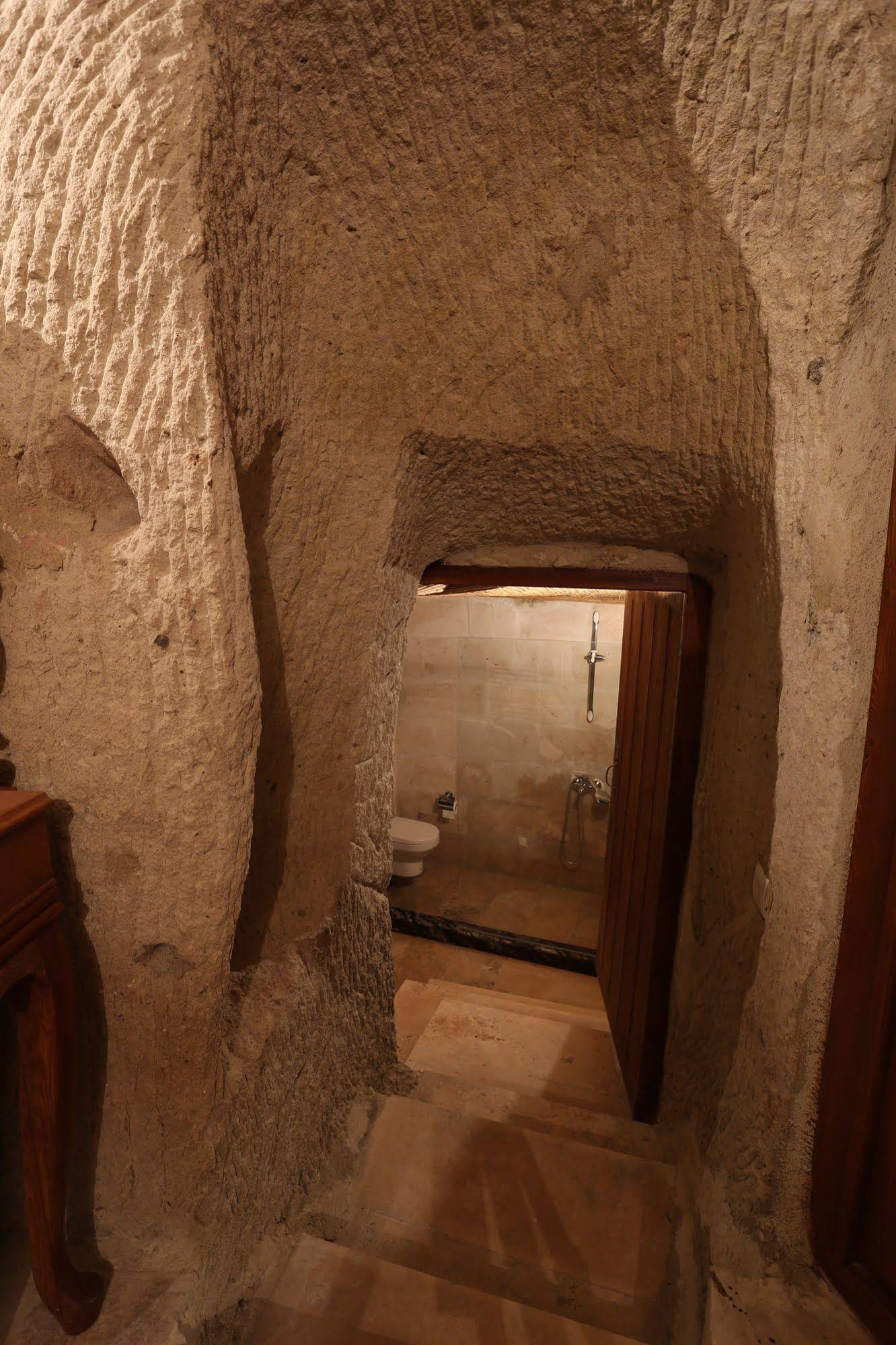 Nar Cave House