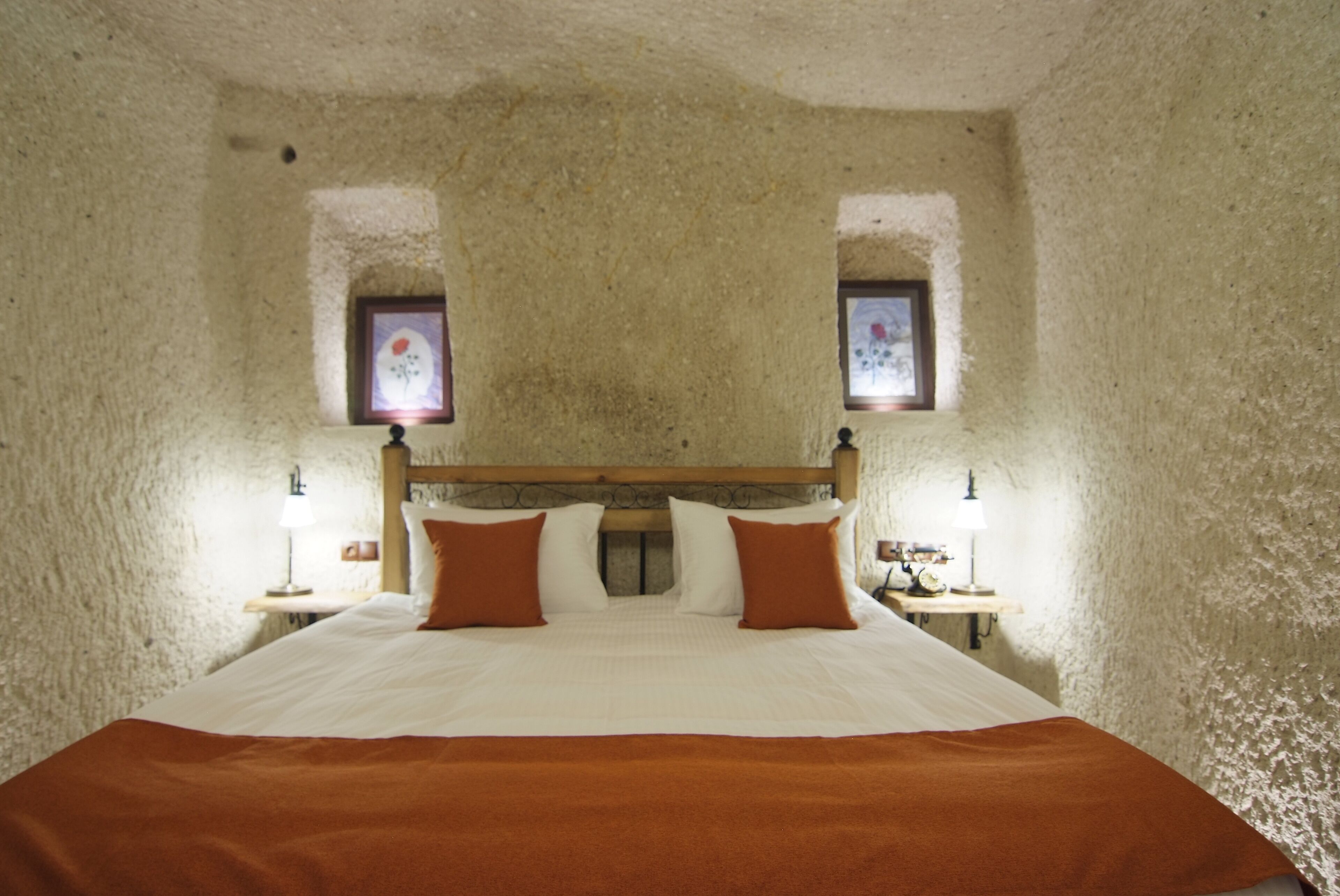 Peruna Cave Hotel