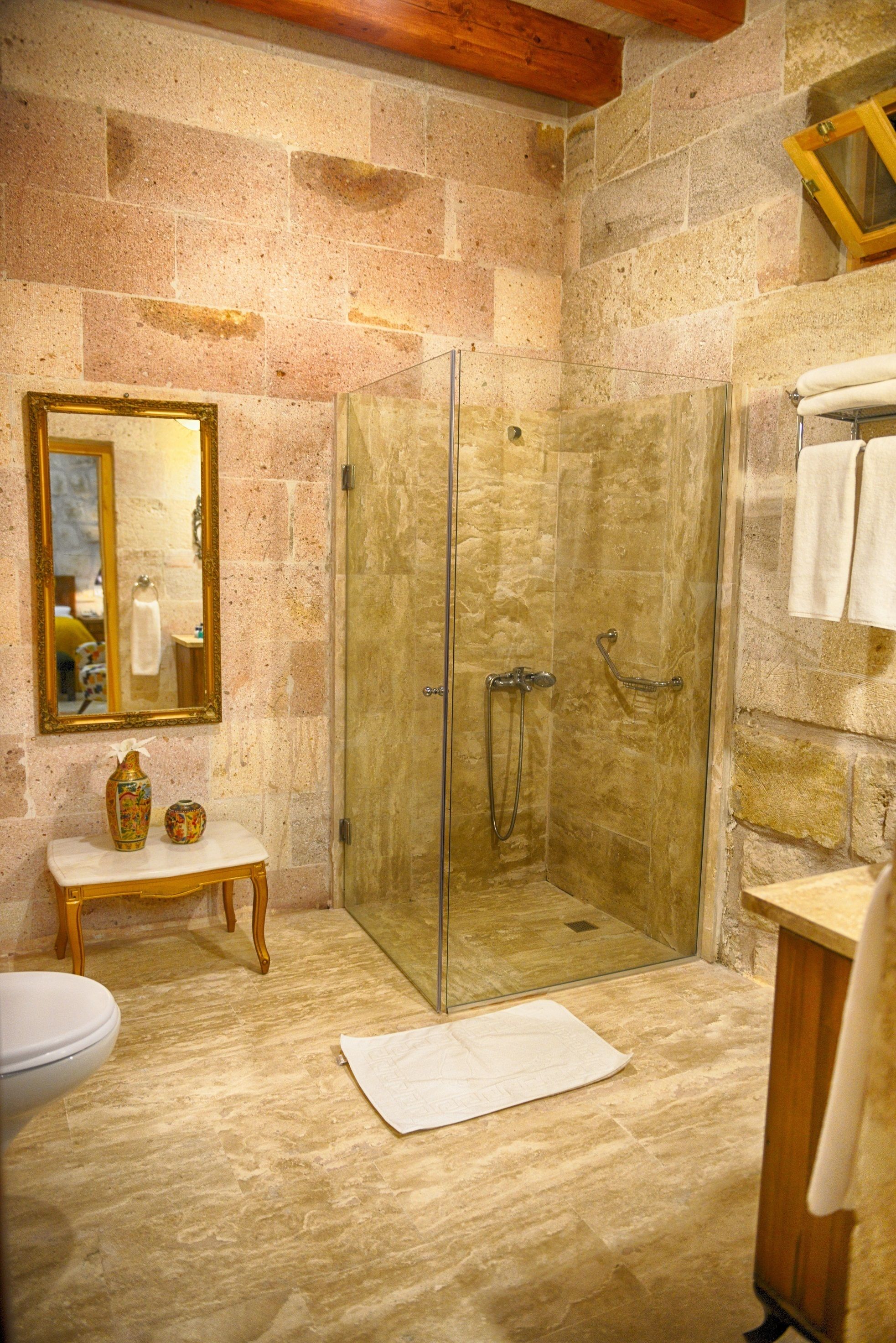 Salkim Cave House