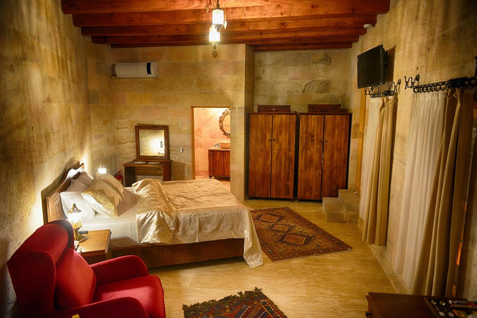 Salkim Cave House