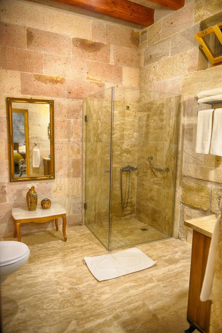 Salkim Cave House