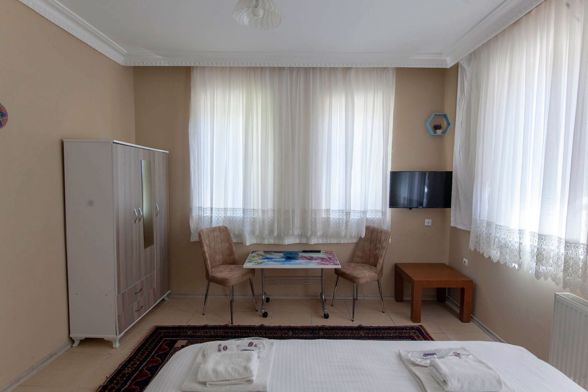 Seven Stone Hotel