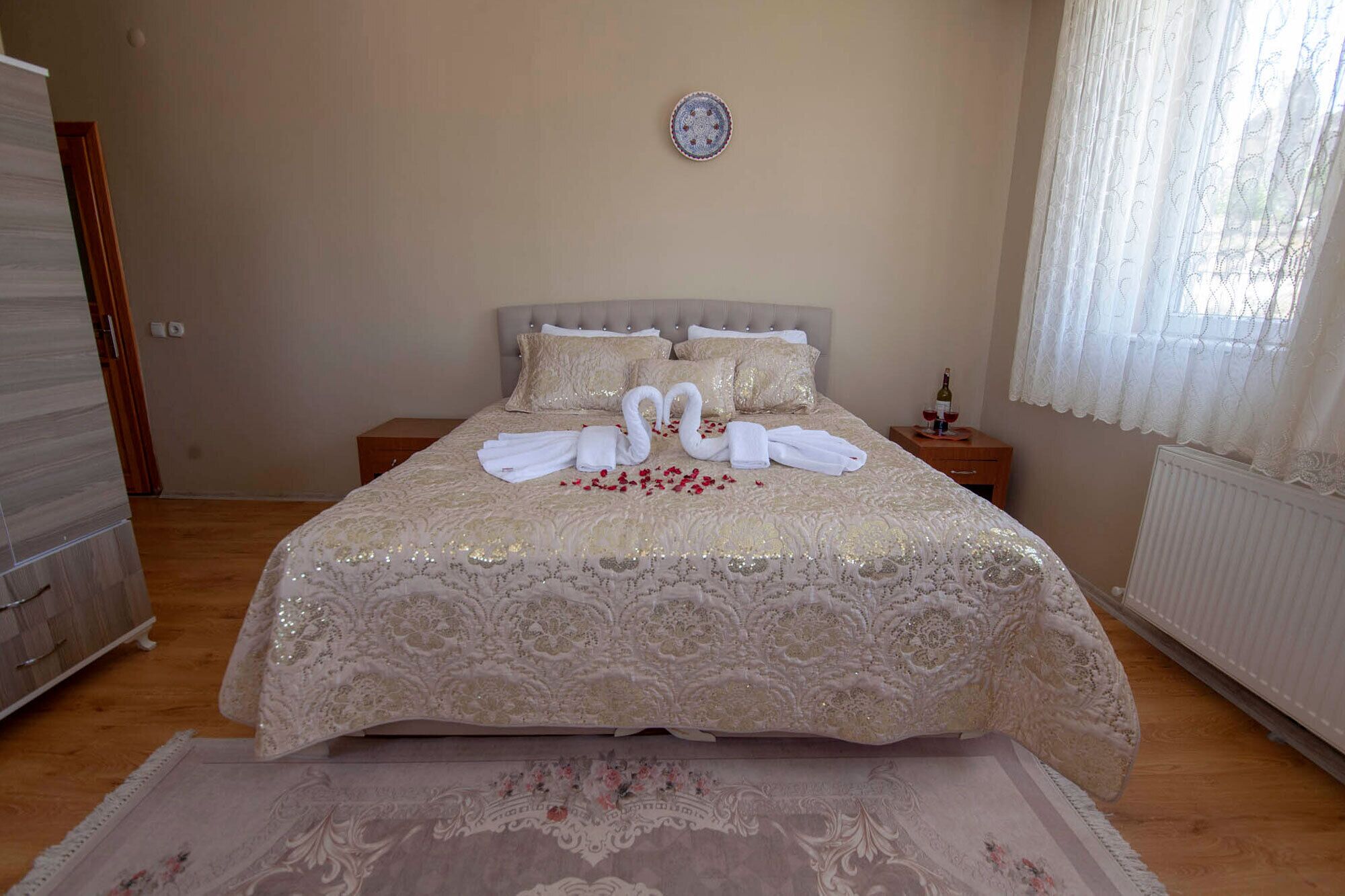 Seven Stone Hotel