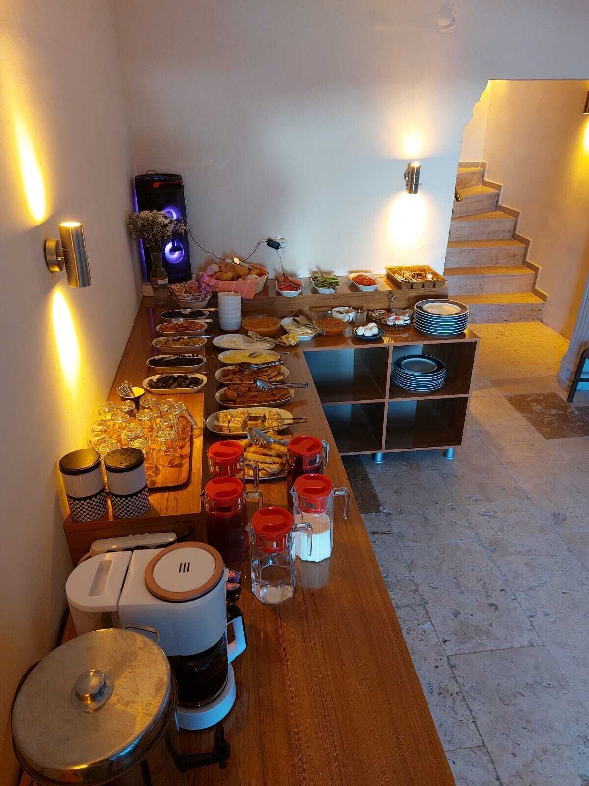 Seven Stone Hotel