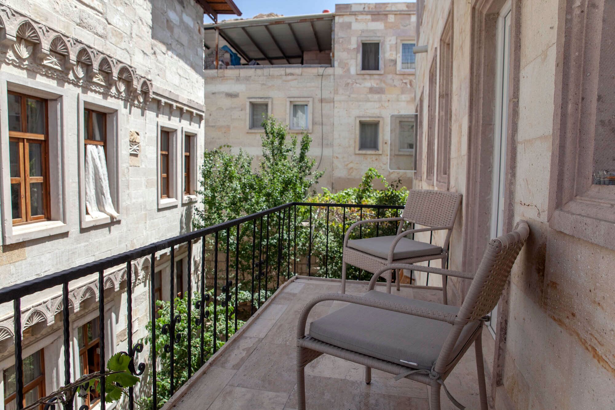 Seven Stone Hotel