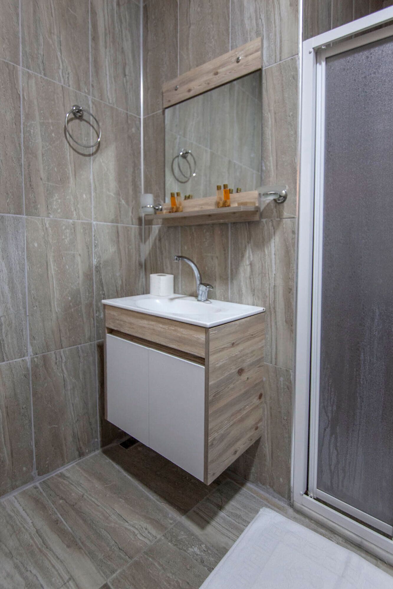 Seven Stone Hotel