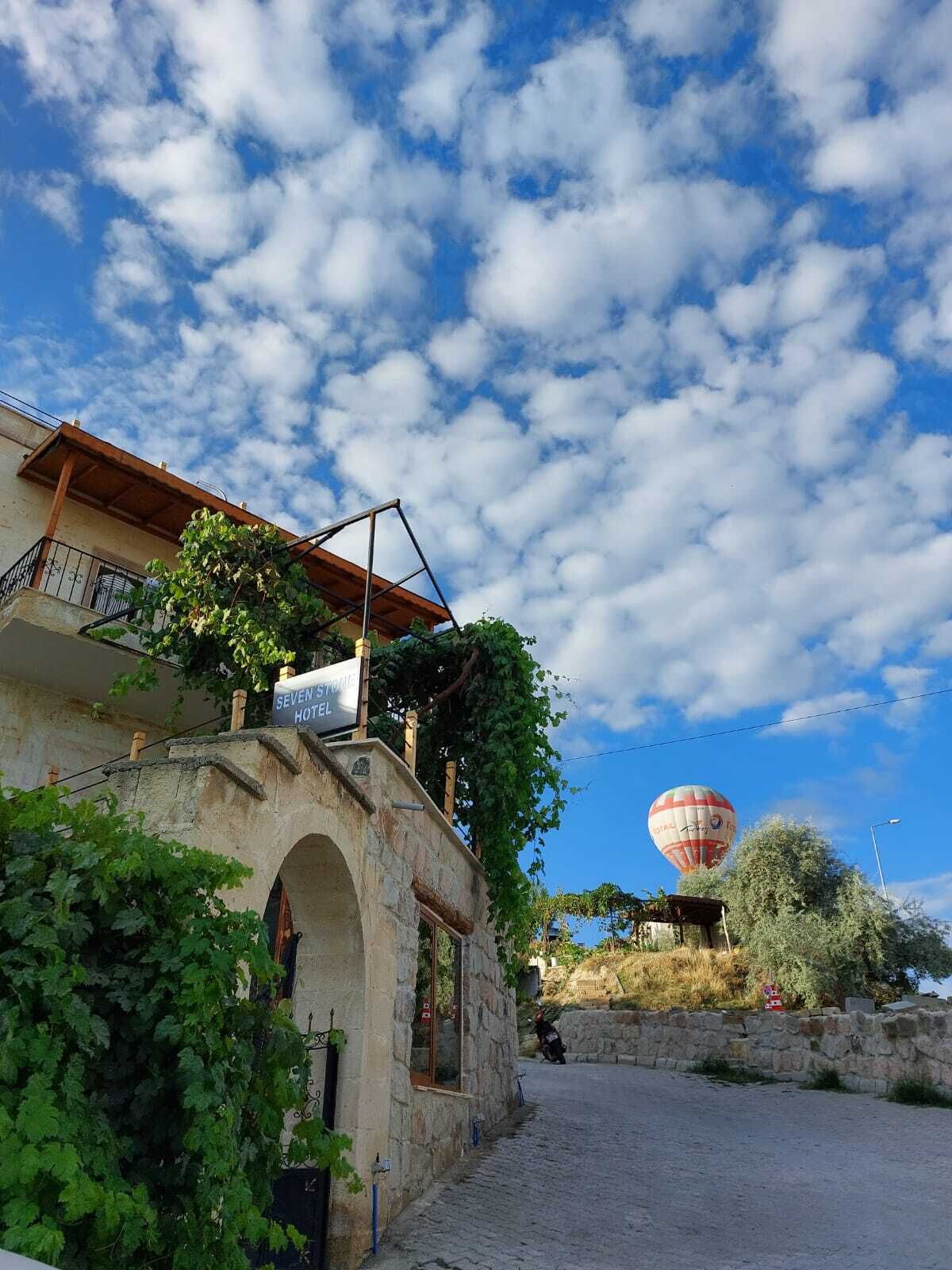 Seven Stone Hotel
