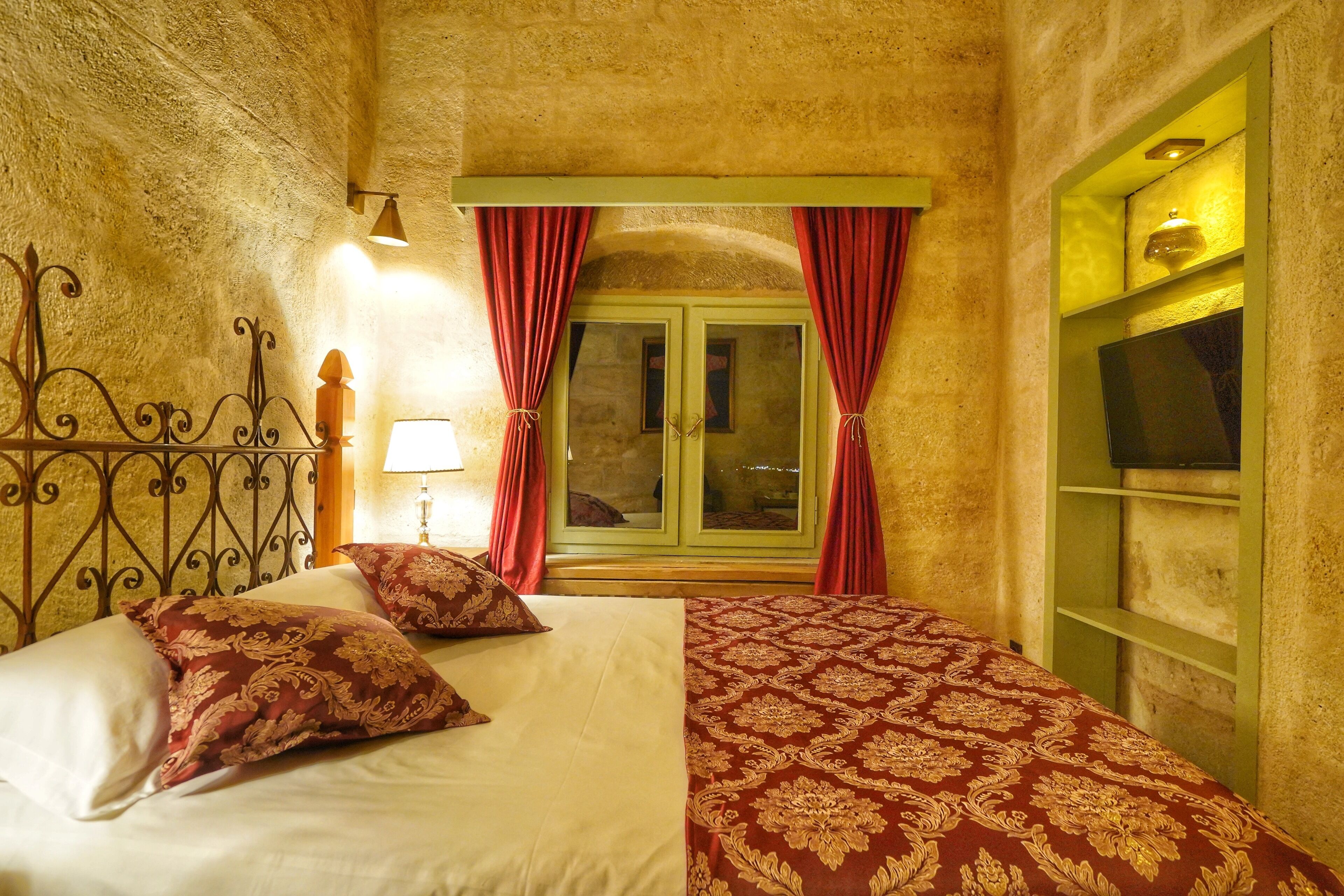Takaev Cave Hotel