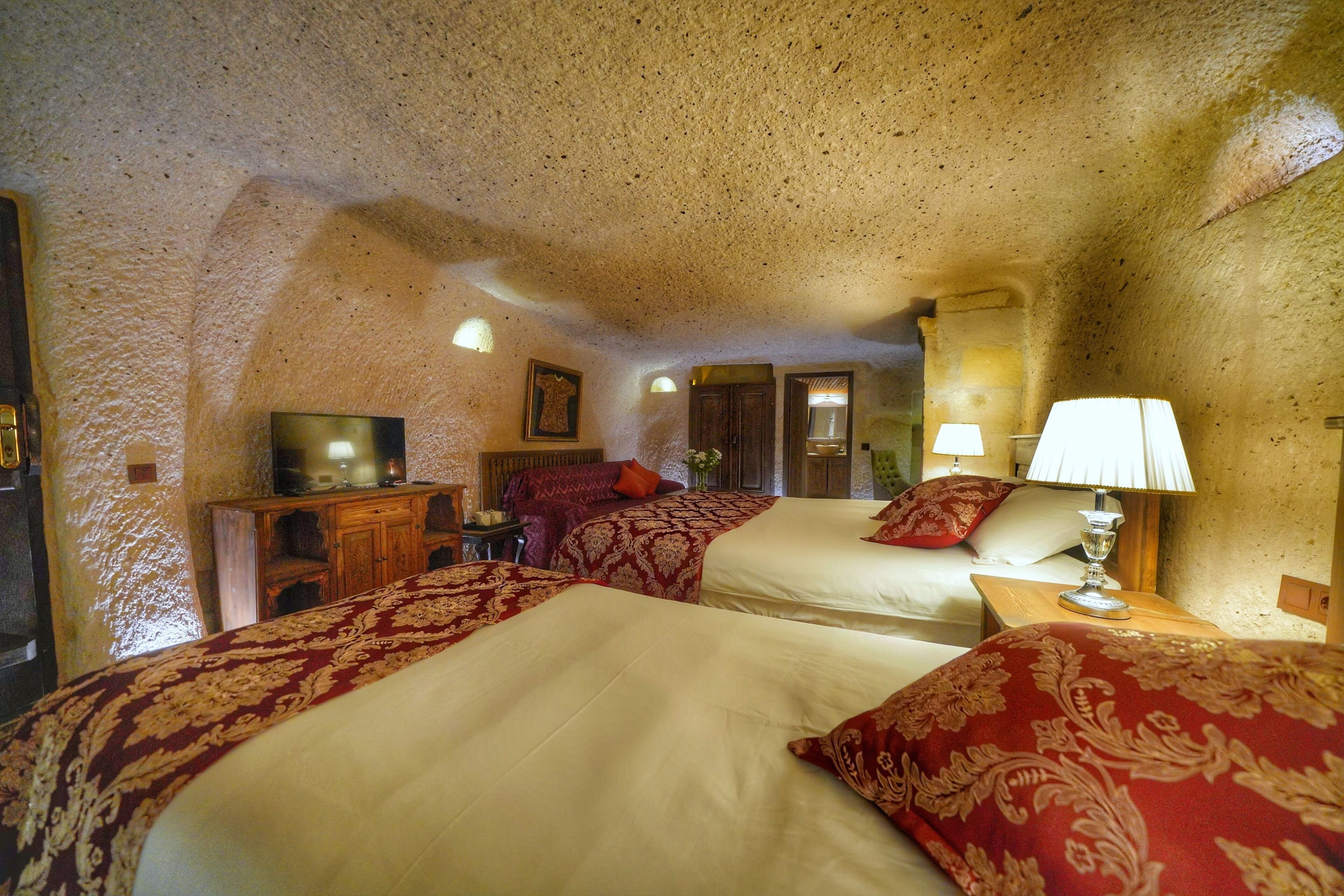 Takaev Cave Hotel