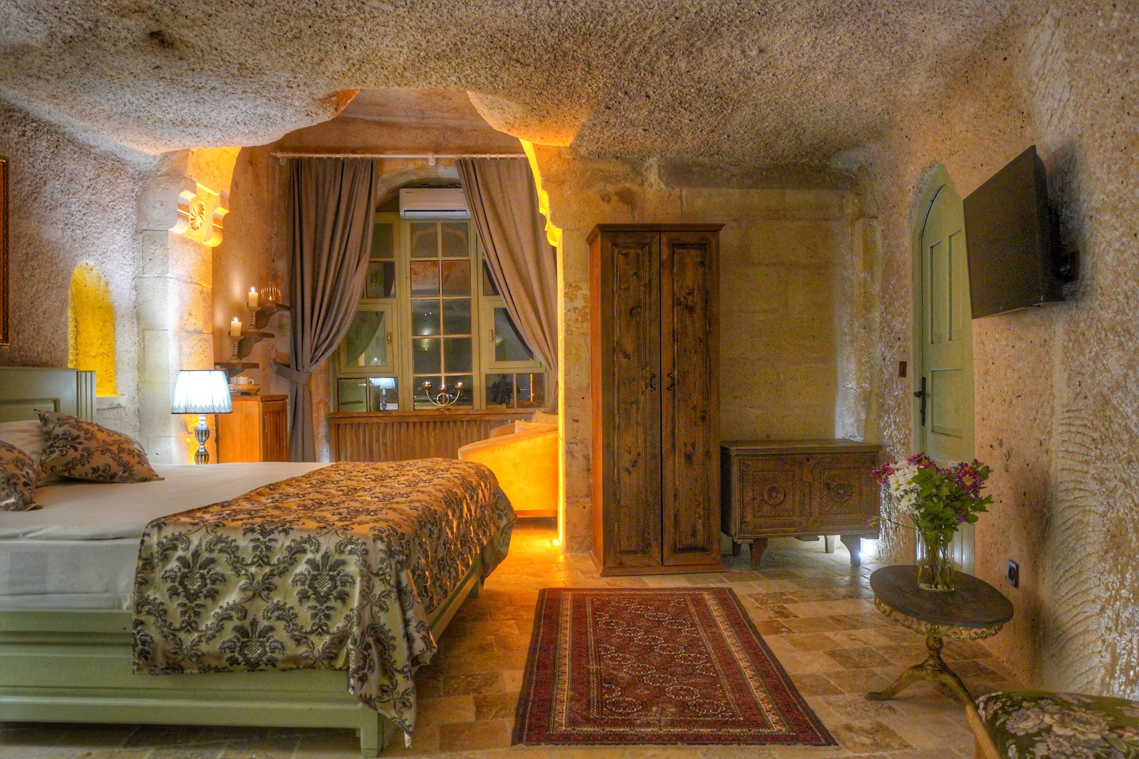 Takaev Cave Hotel
