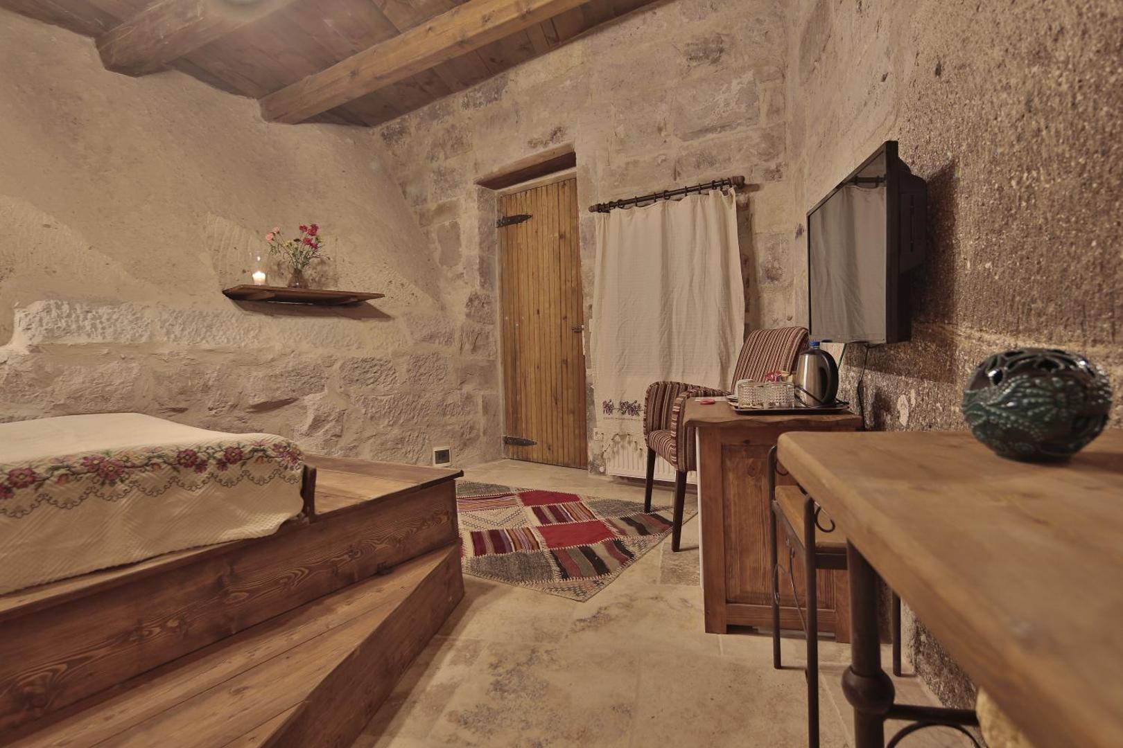 Tekkaya Cave Hotel