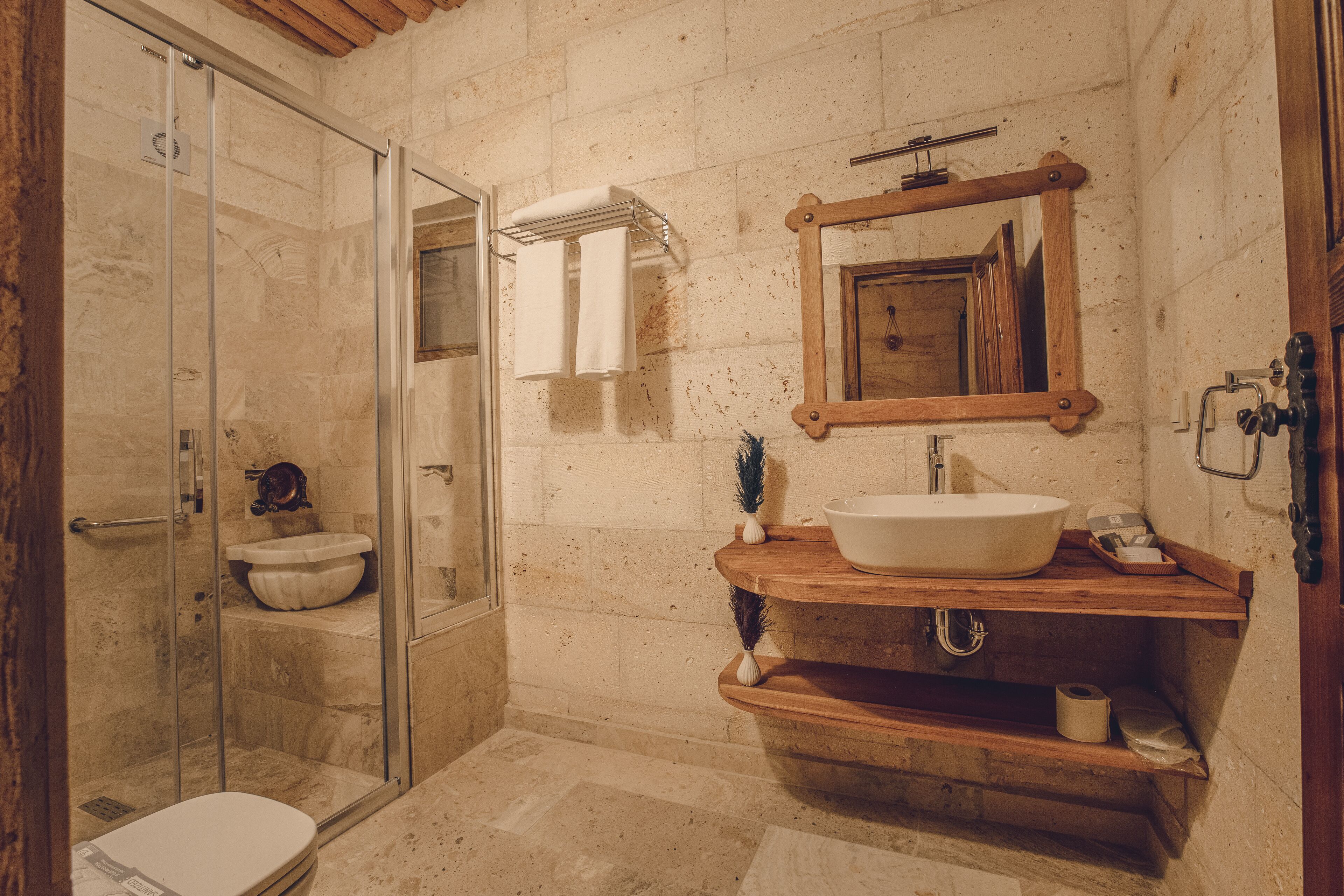 Vasil Cave Hotel