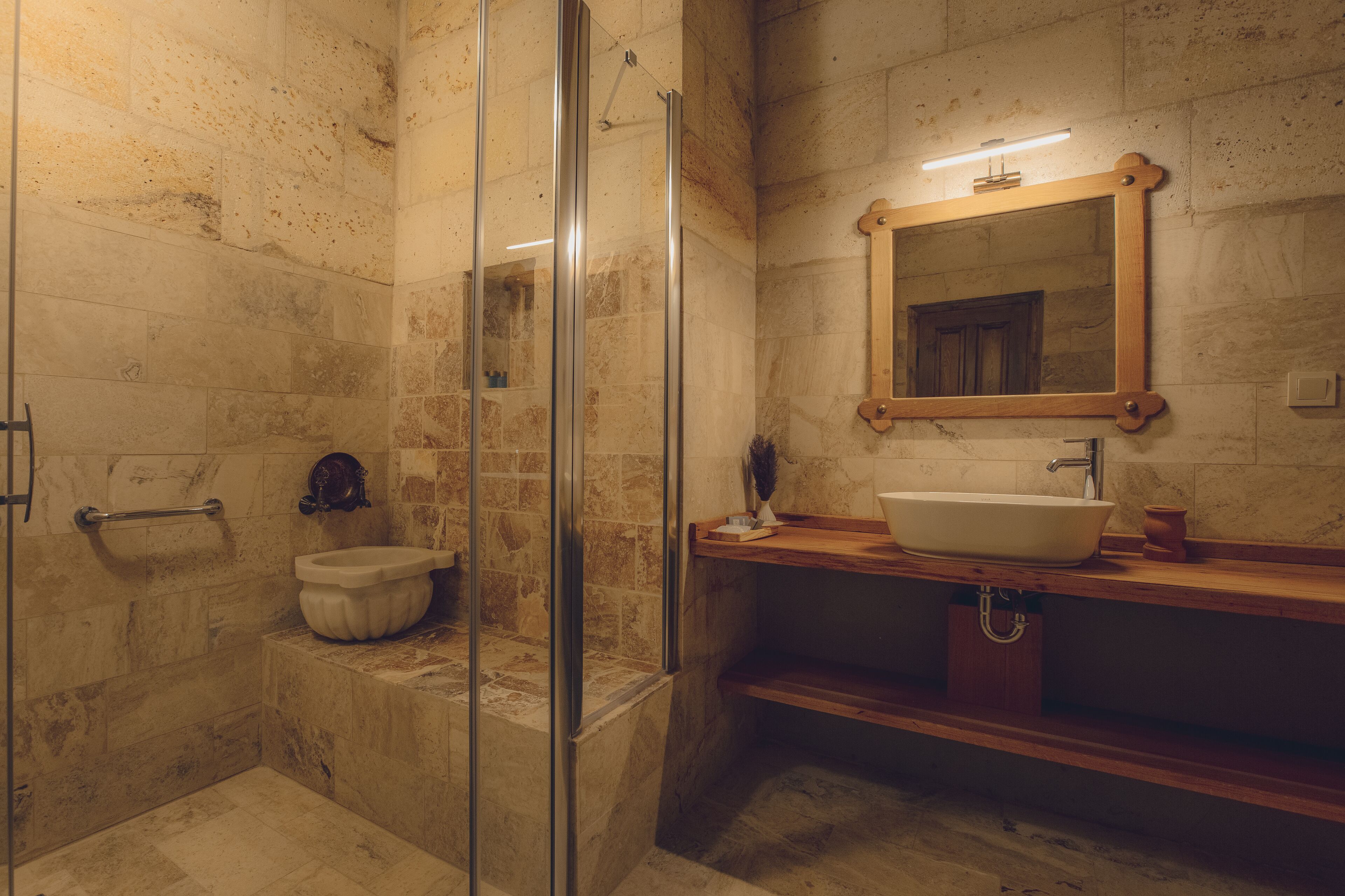 Vasil Cave Hotel