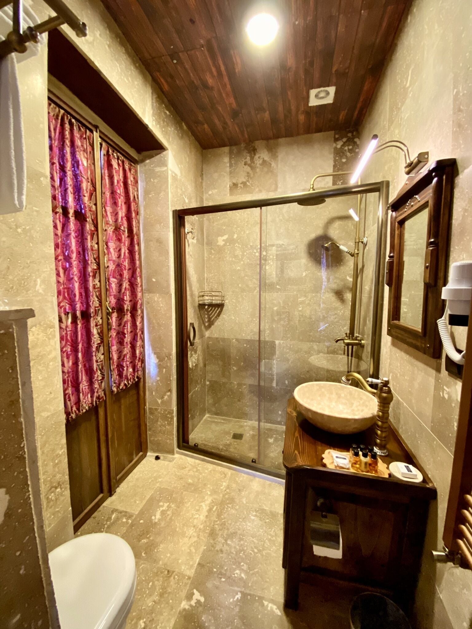 Yohannes Suites