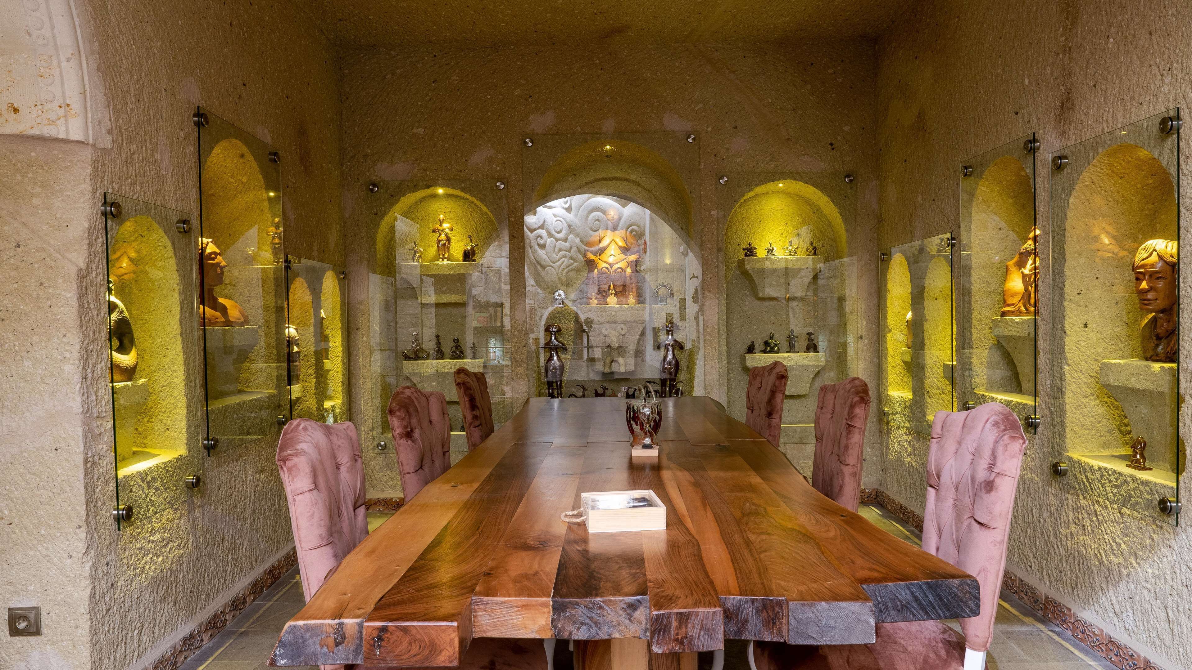 Elika Cave Suites Hotel & SPA