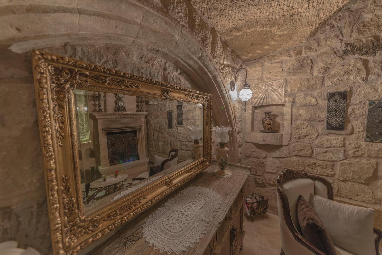 Elika Cave Suites Hotel & SPA