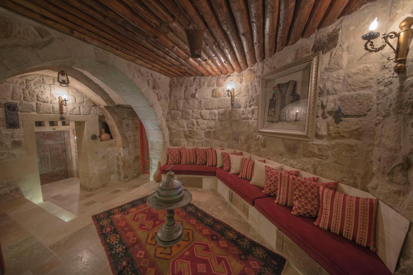 Elika Cave Suites Hotel & SPA