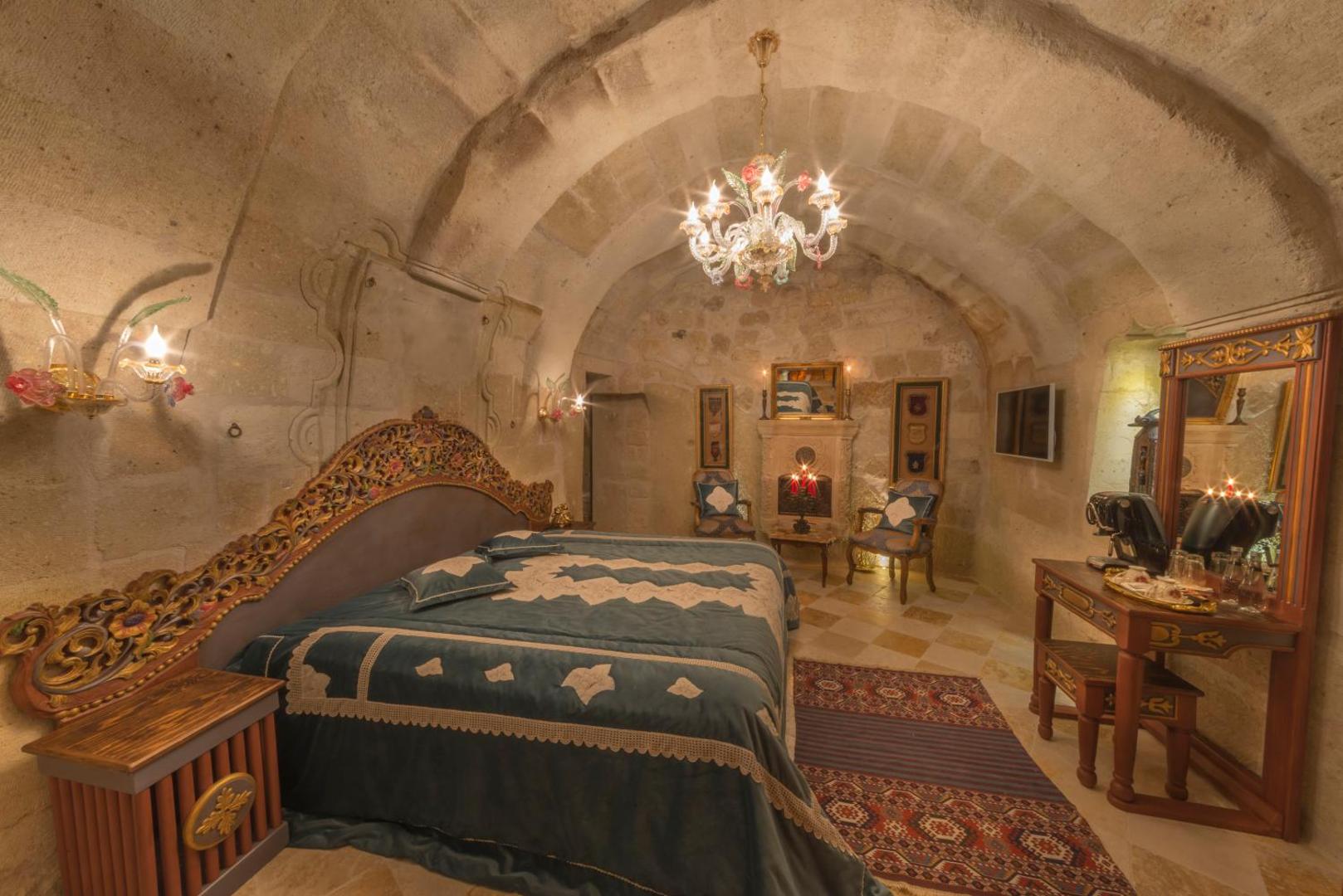 Elika Cave Suites Hotel & SPA