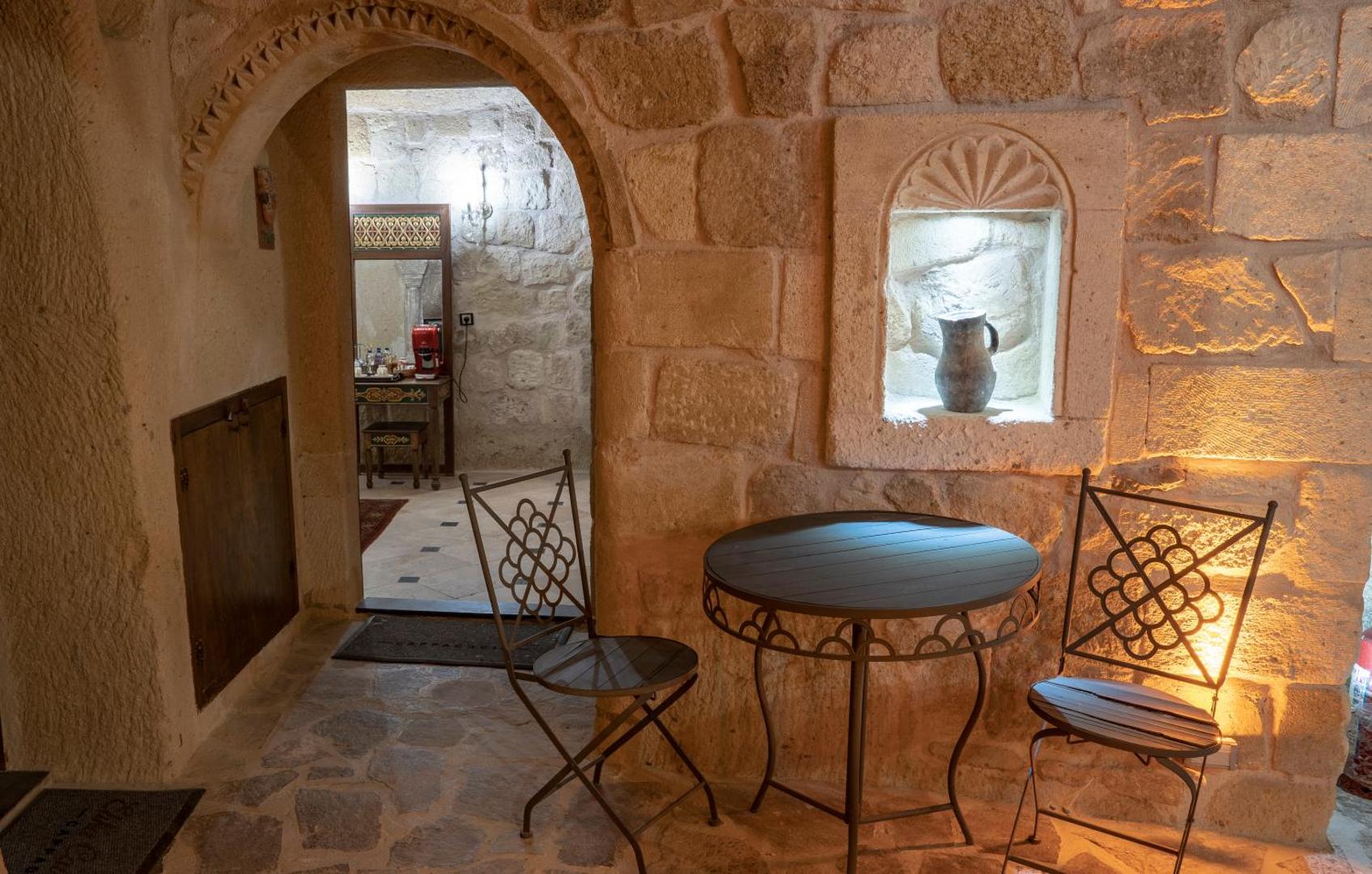 Elika Cave Suites Hotel & SPA